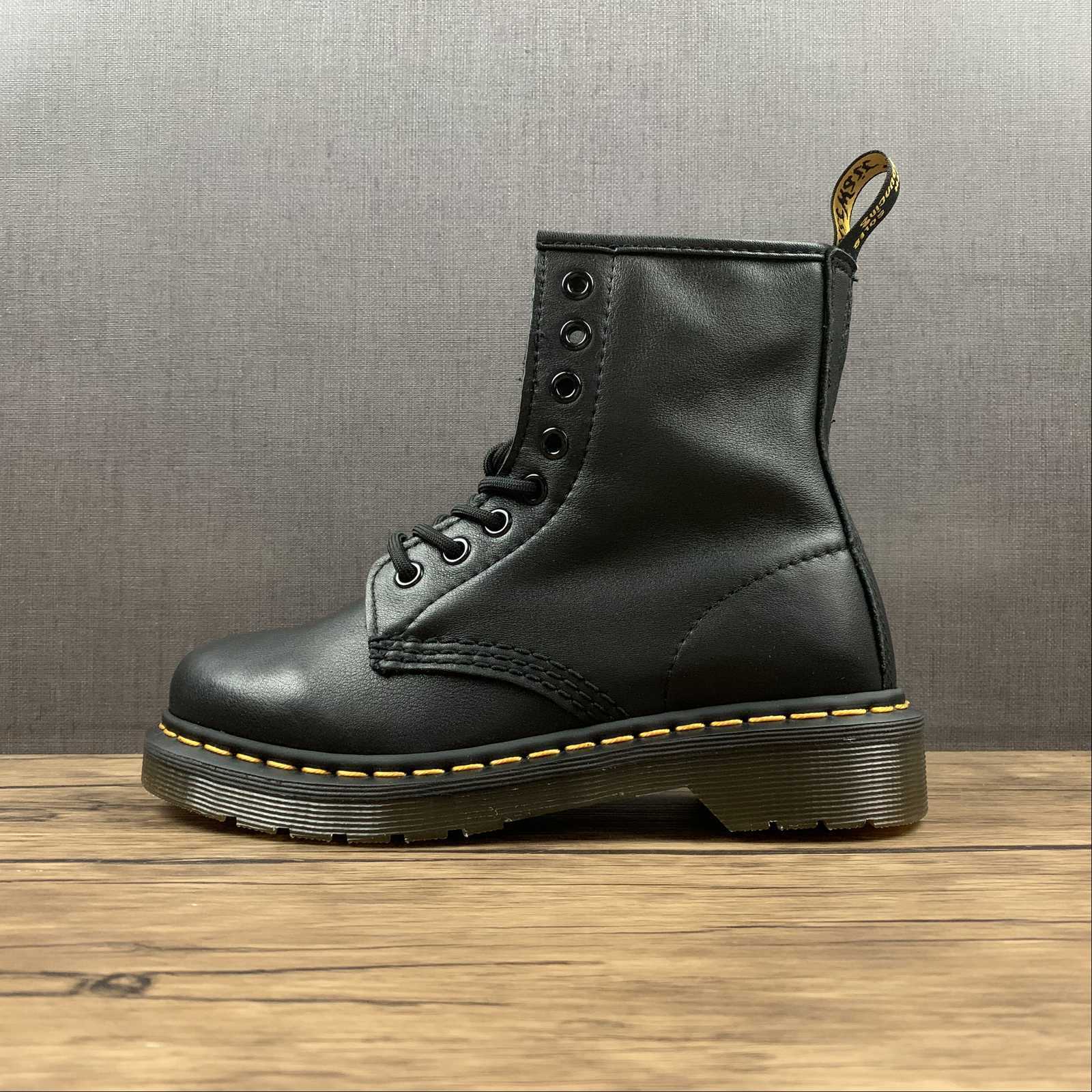 DR. MARTENS stivaletto anfibio nero stringato Pascal 1460 nappa 11822002