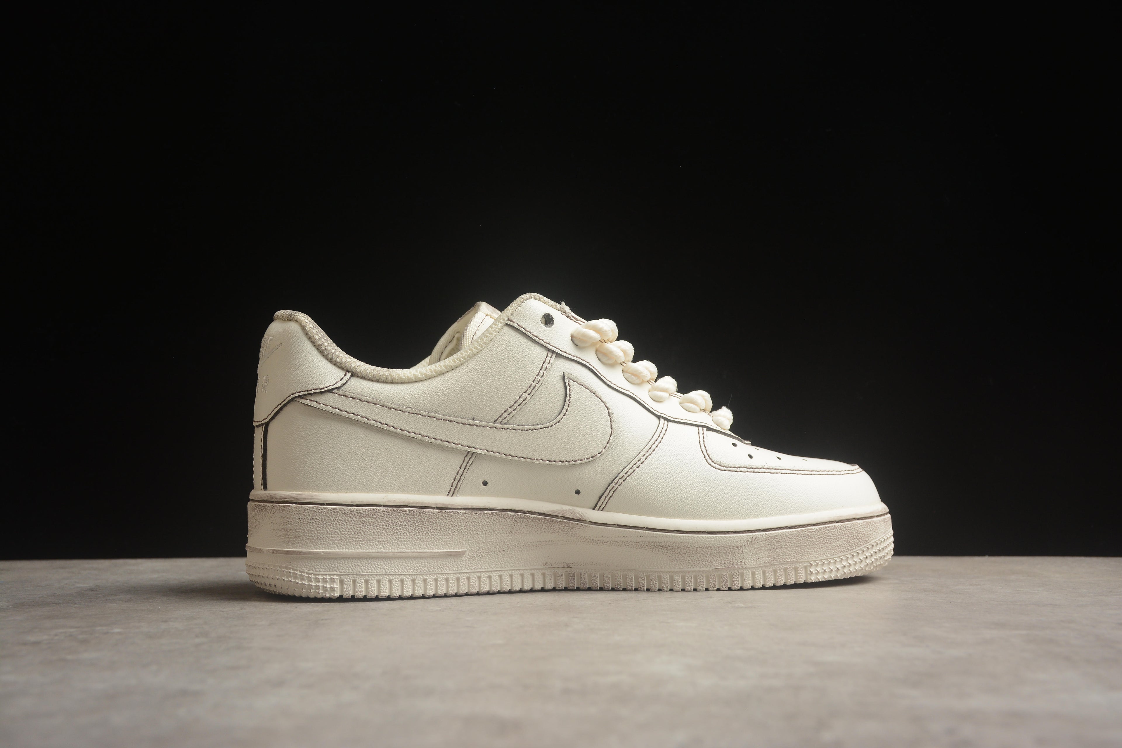 Nike Air Force 1 07 Low White Make Old