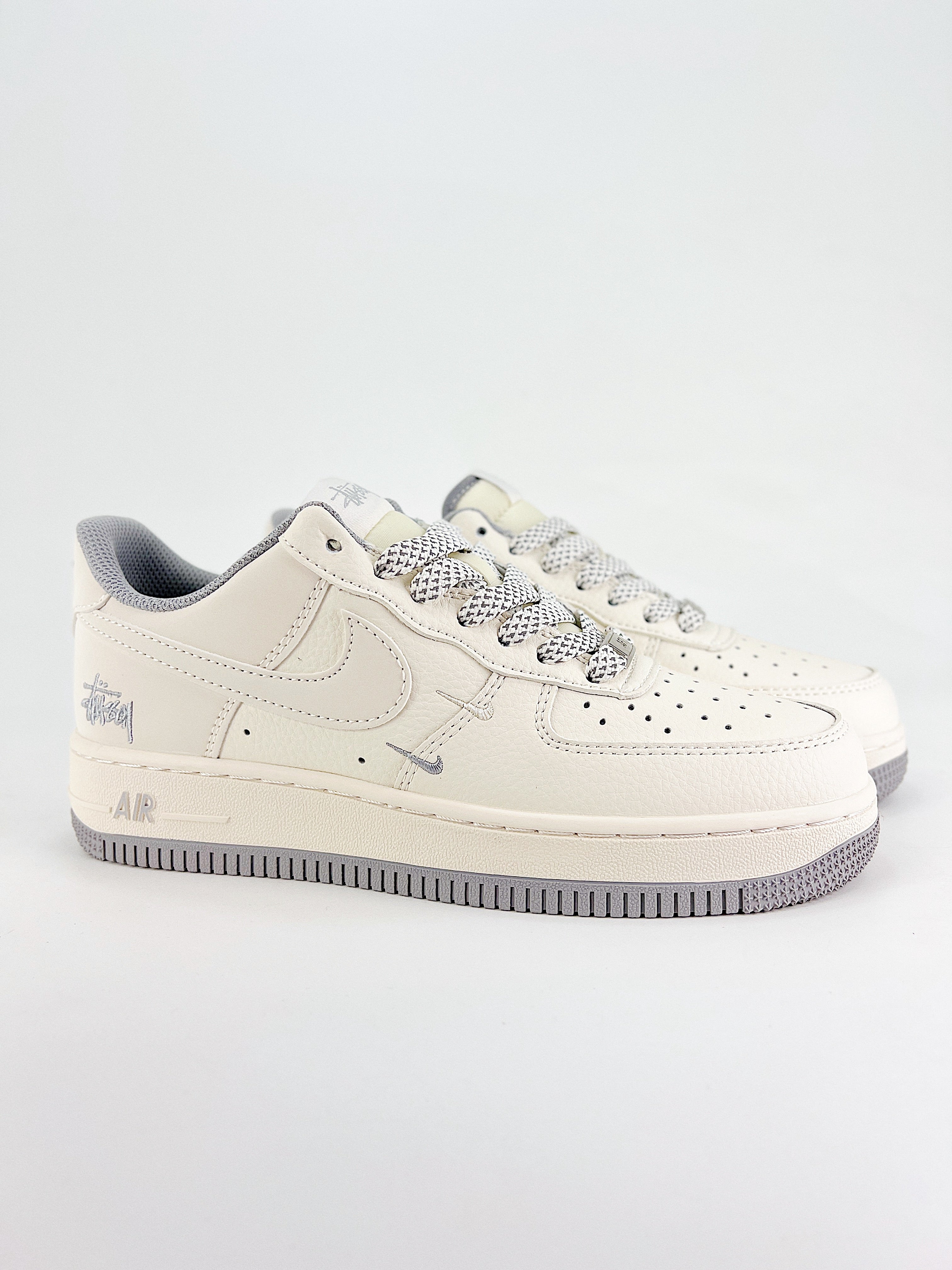 Nike Air Force 1 07 Low x Stussy white