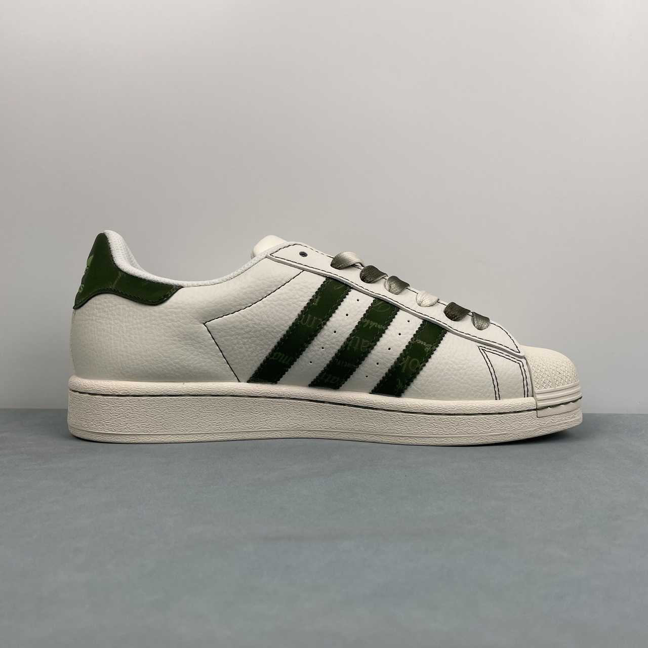 Adidas Originals Superstar bianco mod. Supreme