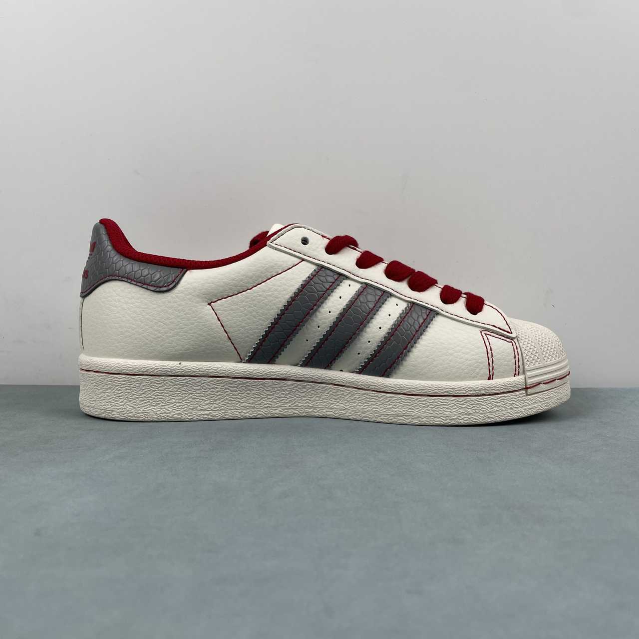 Adidas Originals Superstar bianco mod BZ2519 (destinata al mercato estero)