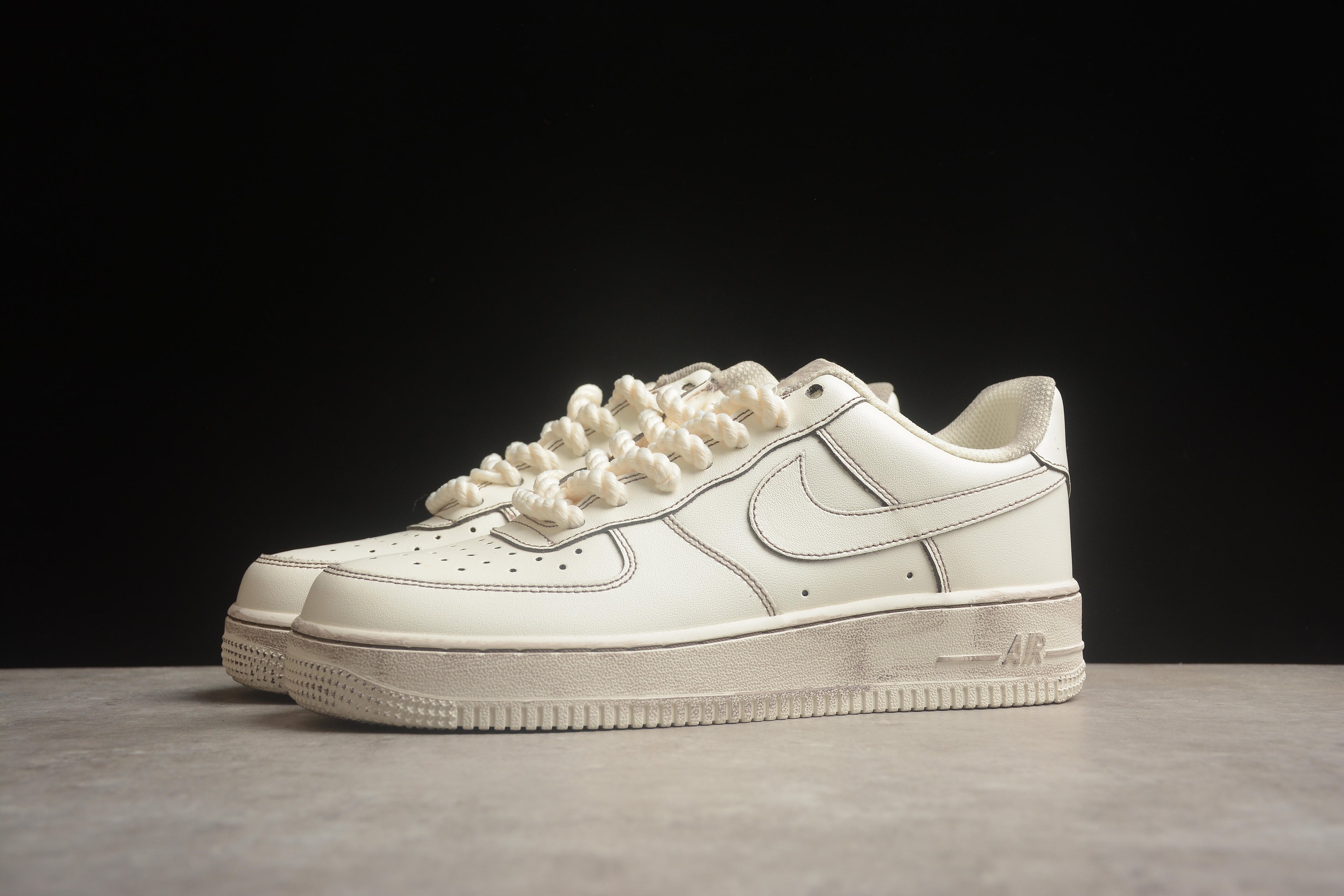 Nike Air Force 1 07 Low White Make Old