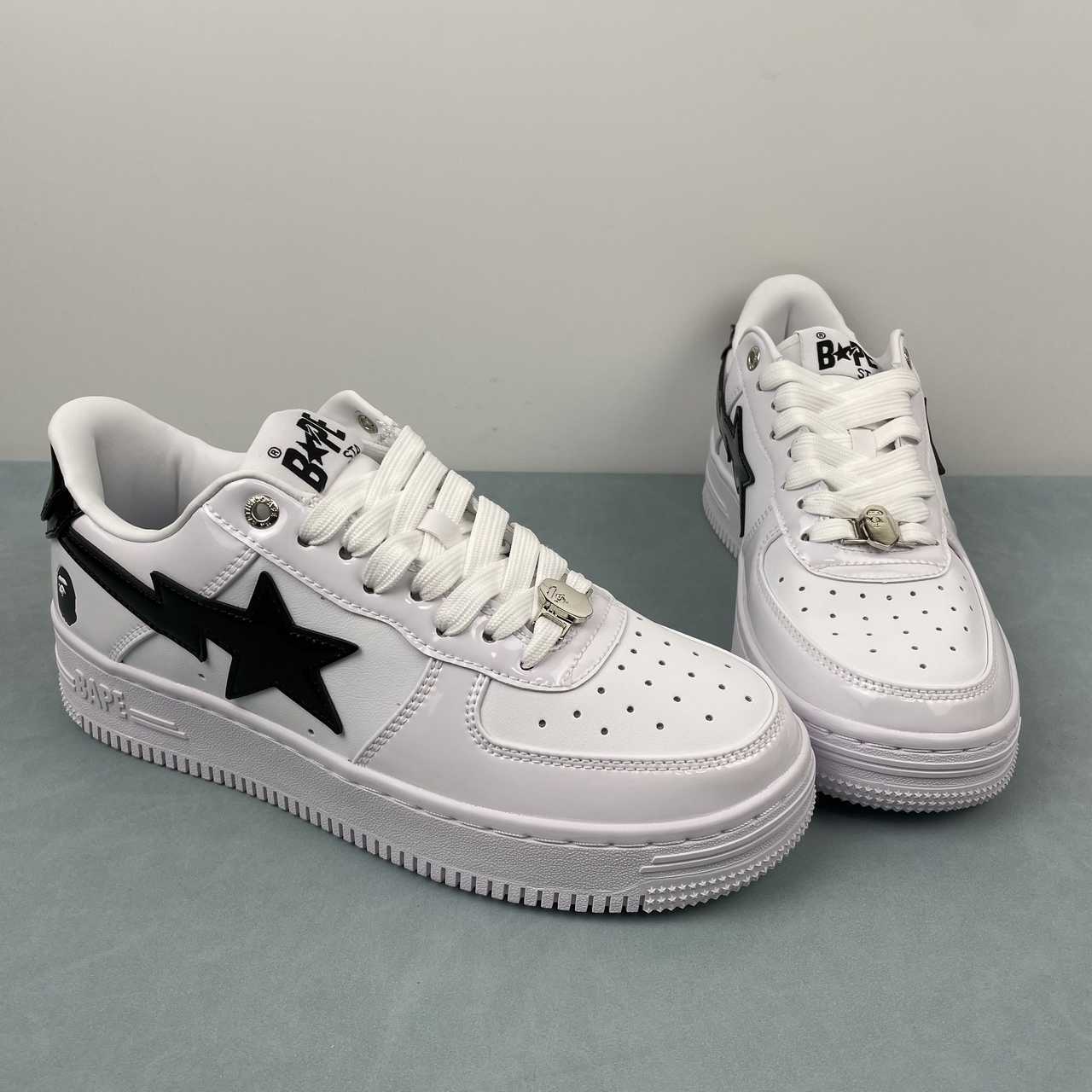 A Bathing Ape Sneakers da uomo in pelle verniciata Bape Sta bianco