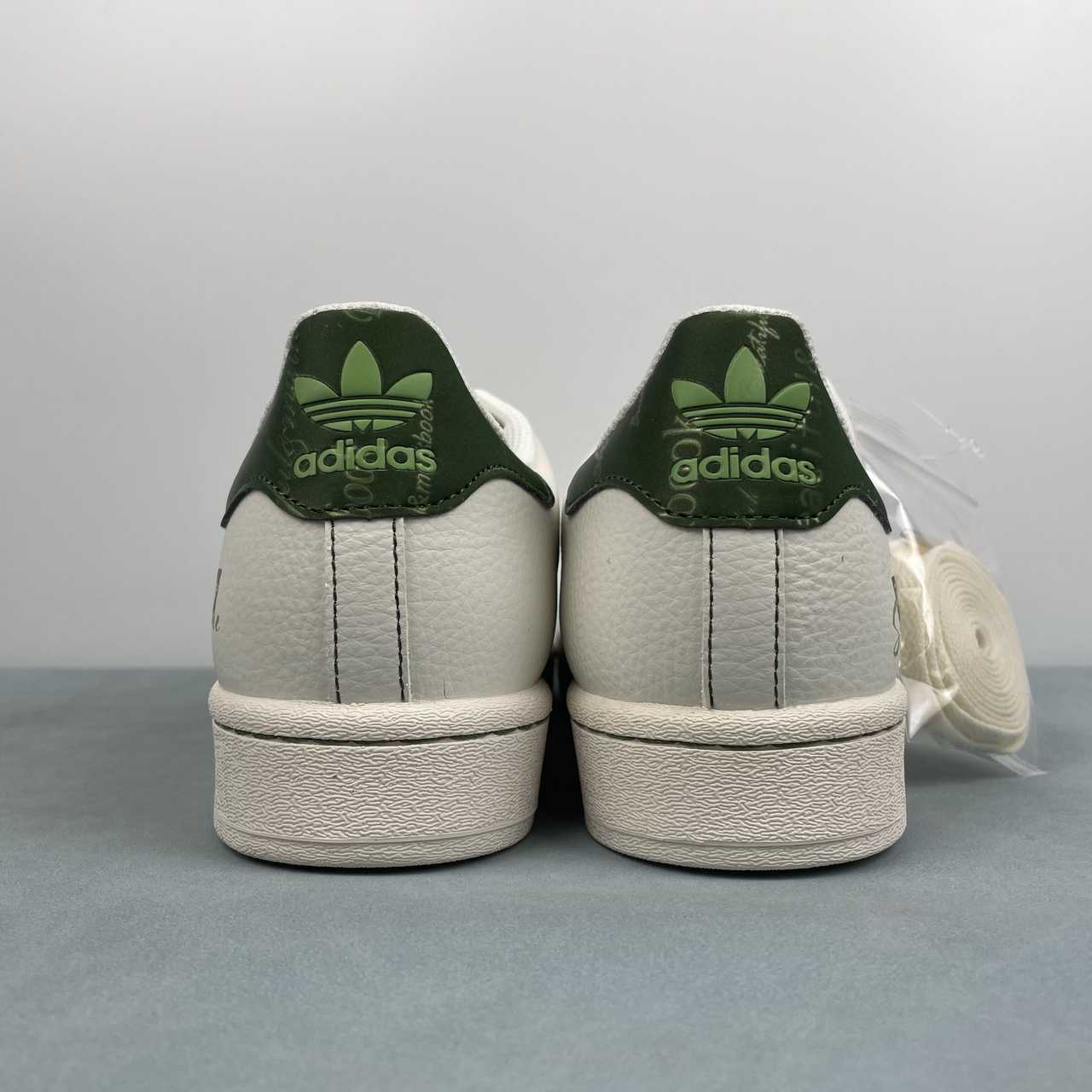 Adidas Originals Superstar bianco mod. Supreme