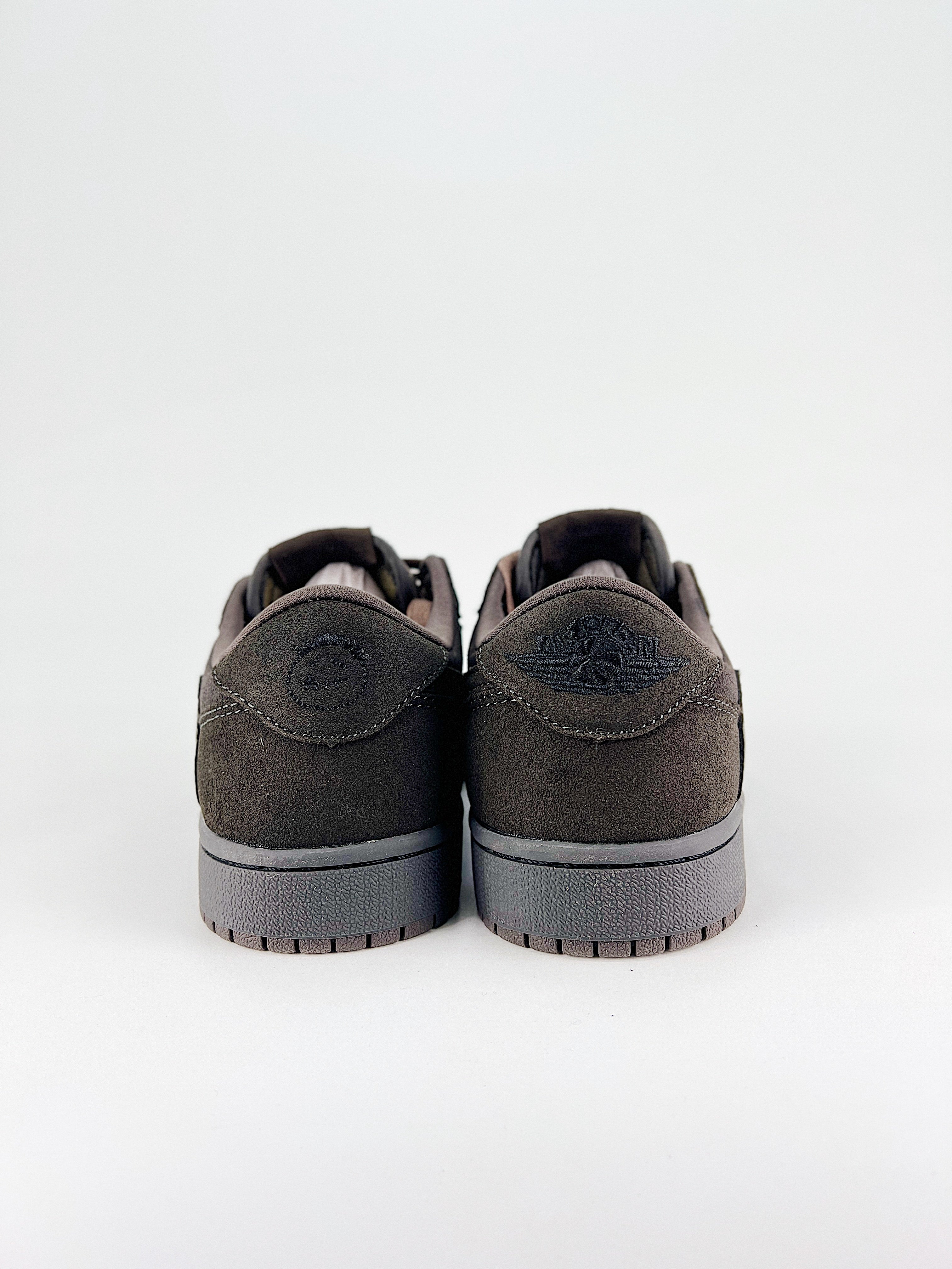 Travis Scott x Air Jordan 1 Velvet Brown