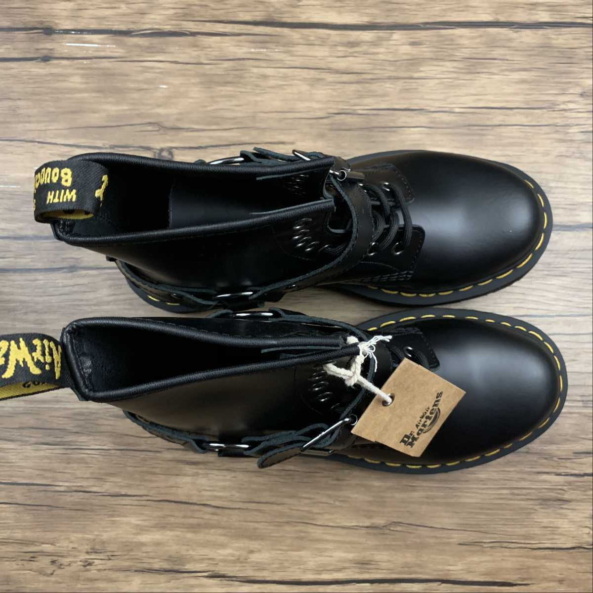 DR. MARTENS Stivaletto stringato 1460 Harness in pelle liscia nera lucida