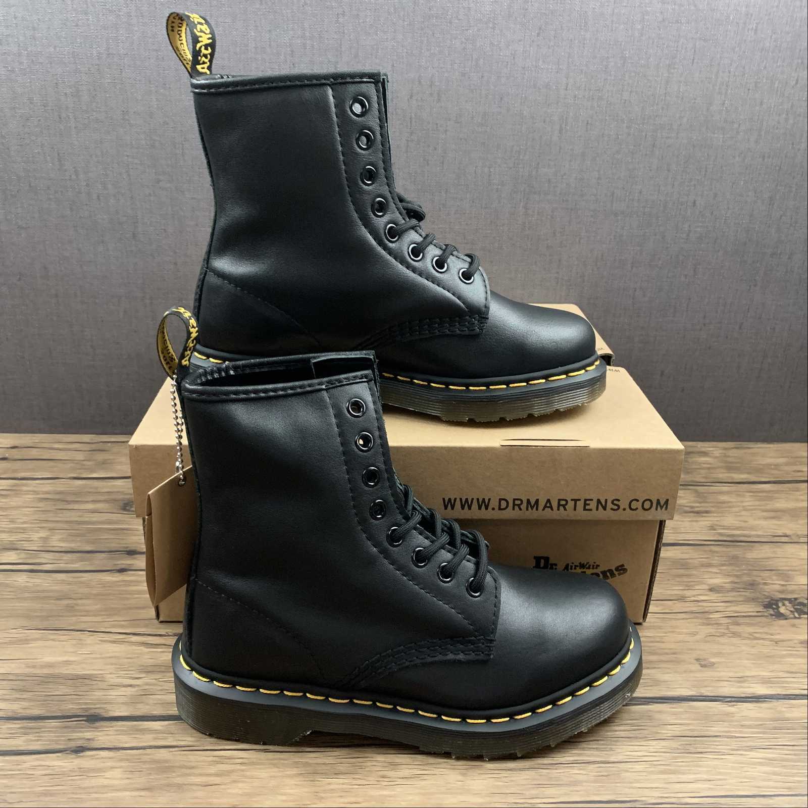 DR. MARTENS stivaletto anfibio nero stringato Pascal 1460 nappa 11822002