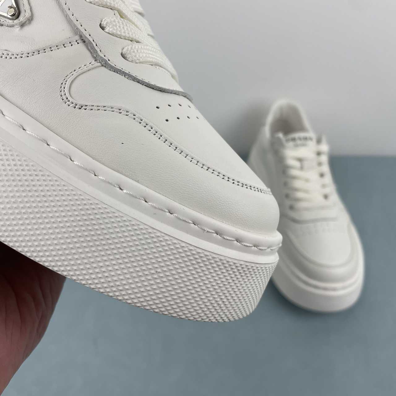 Prada sneakers in pelle con platform bianco