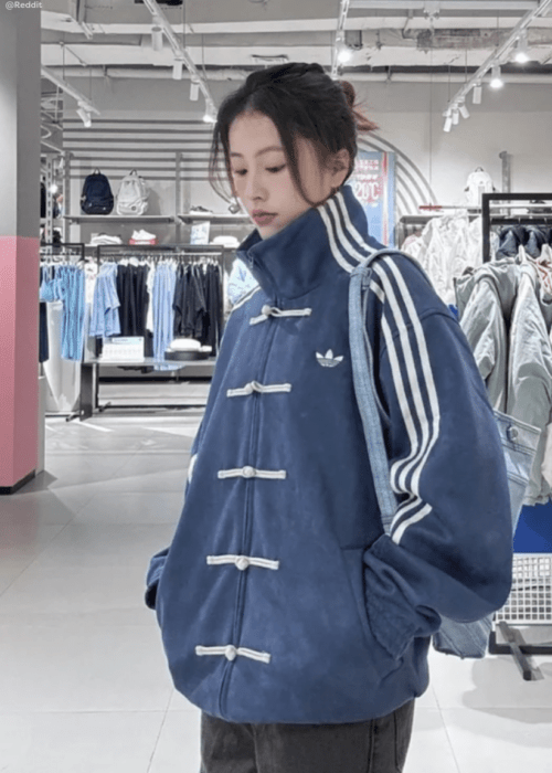 Adidas Tang Jacket: storia, ispirazione e perché è diventata un’icona streetwear - VIBES MILANO