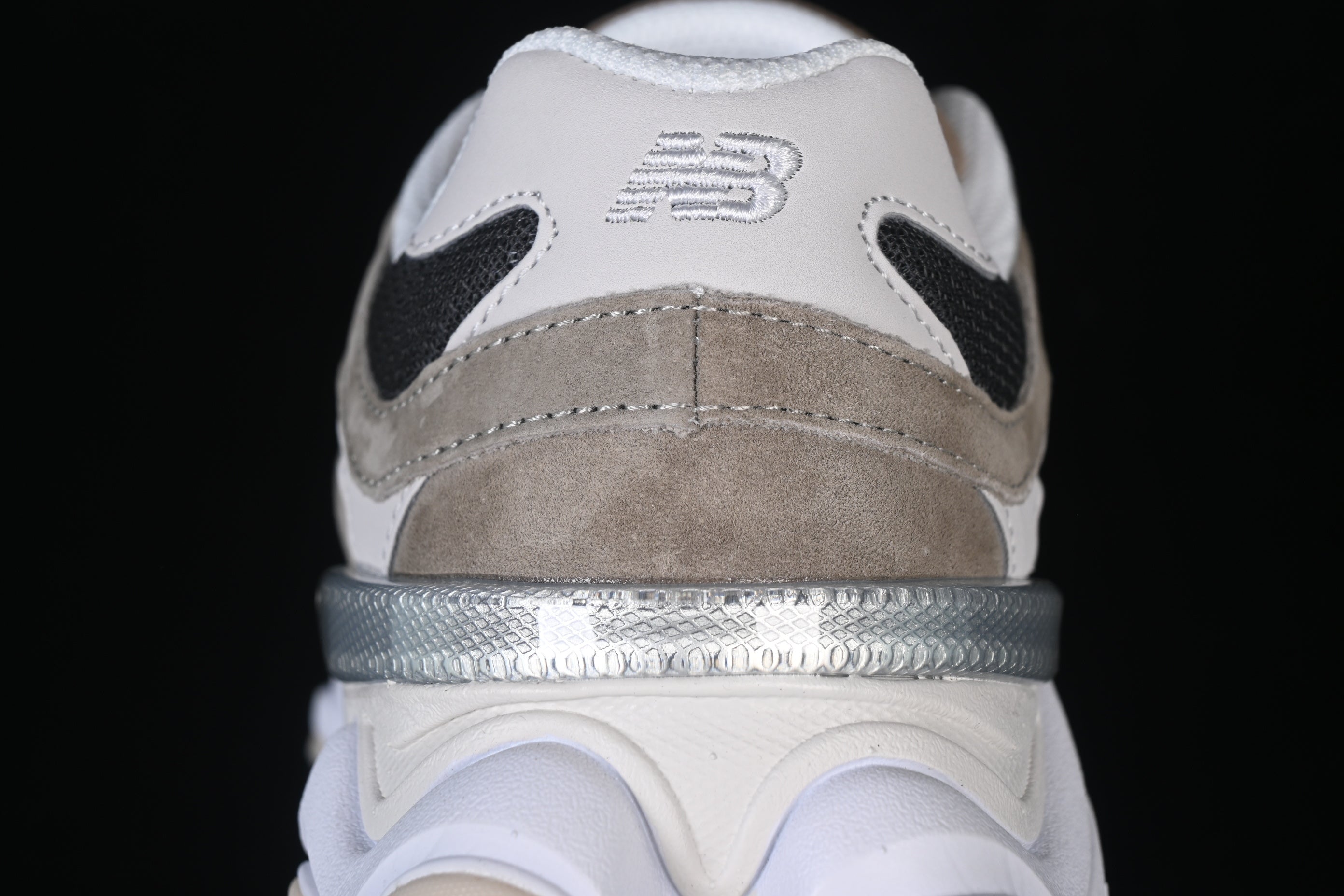 New Balance NB 9060 Fall Suedes Arid Stone