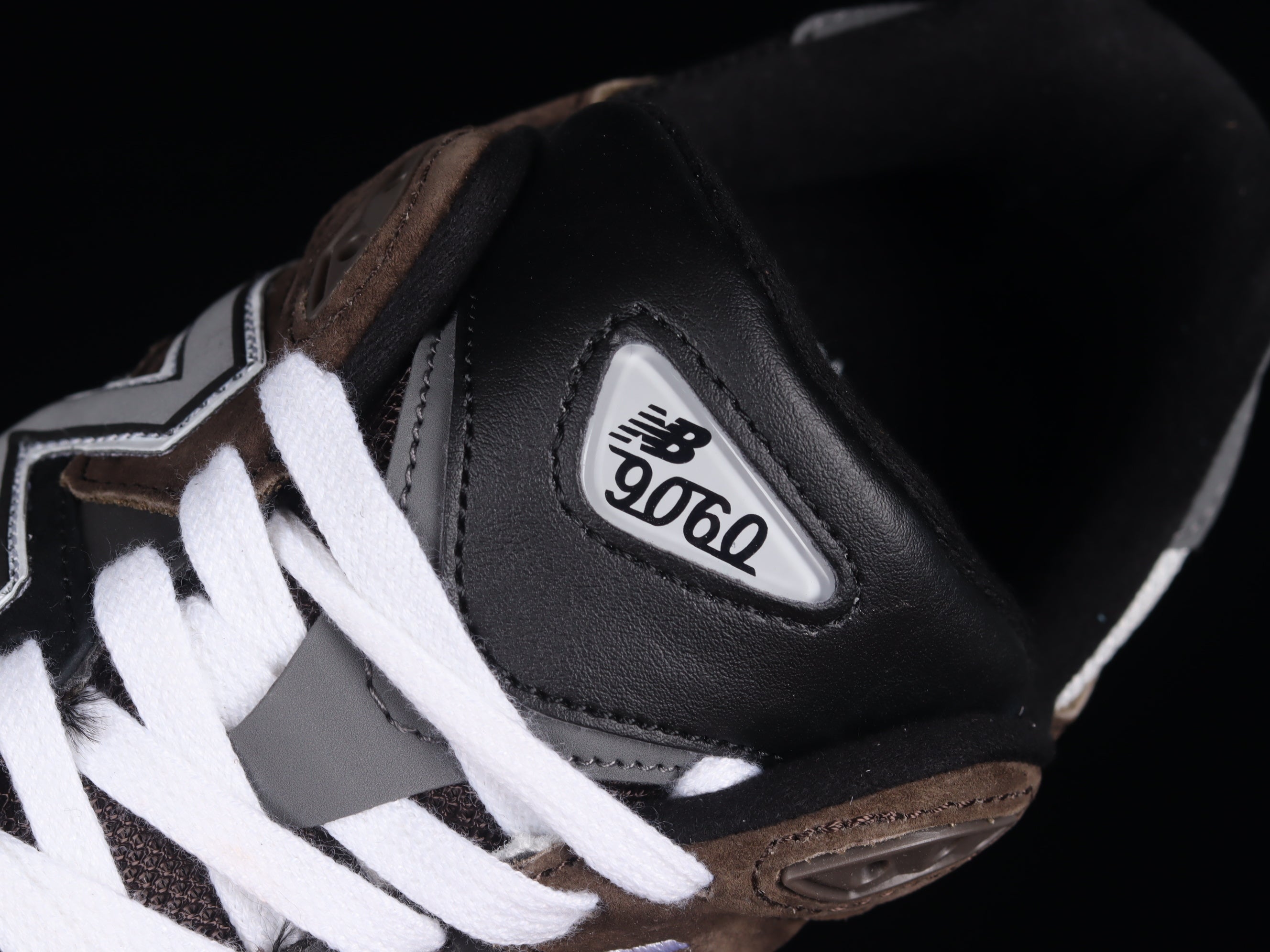 New Balance NB 9060 Dark Brown
