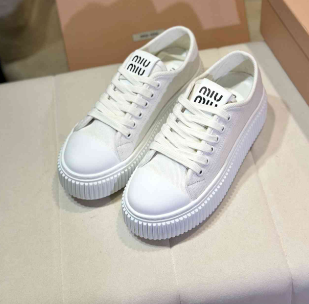 Miu Miu sneakers bianche in tessuto Canvas