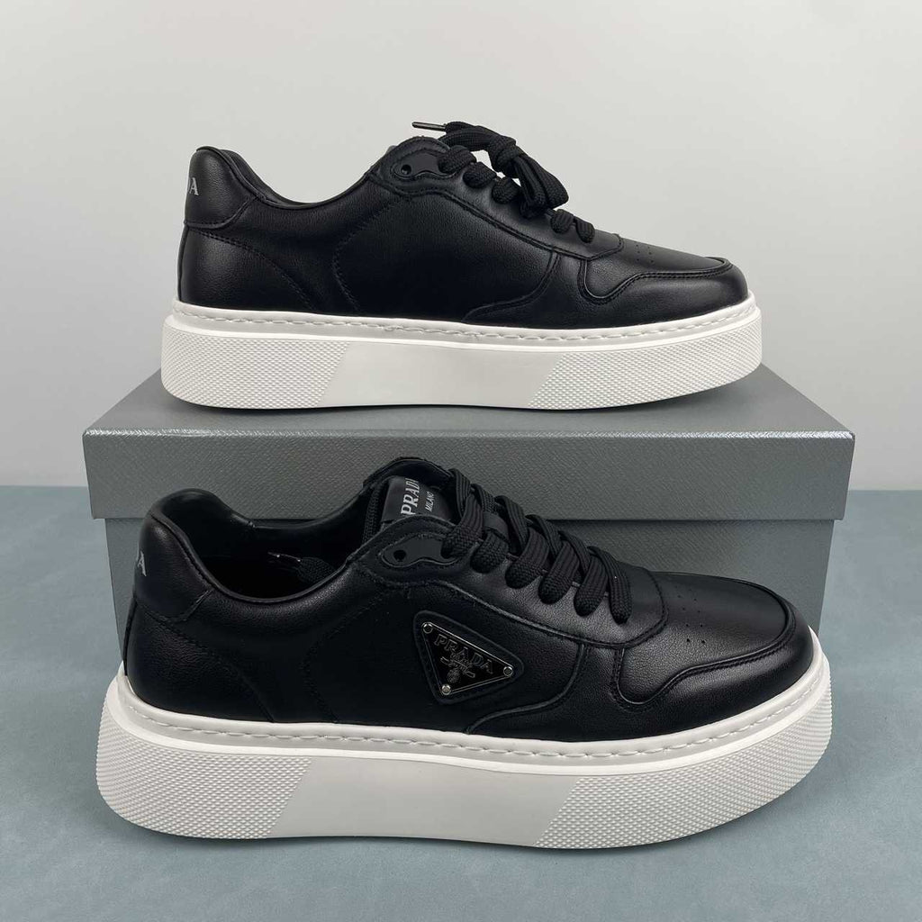 Prada sneakers in pelle con platform nero