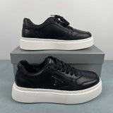 Prada sneakers in pelle con platform nero