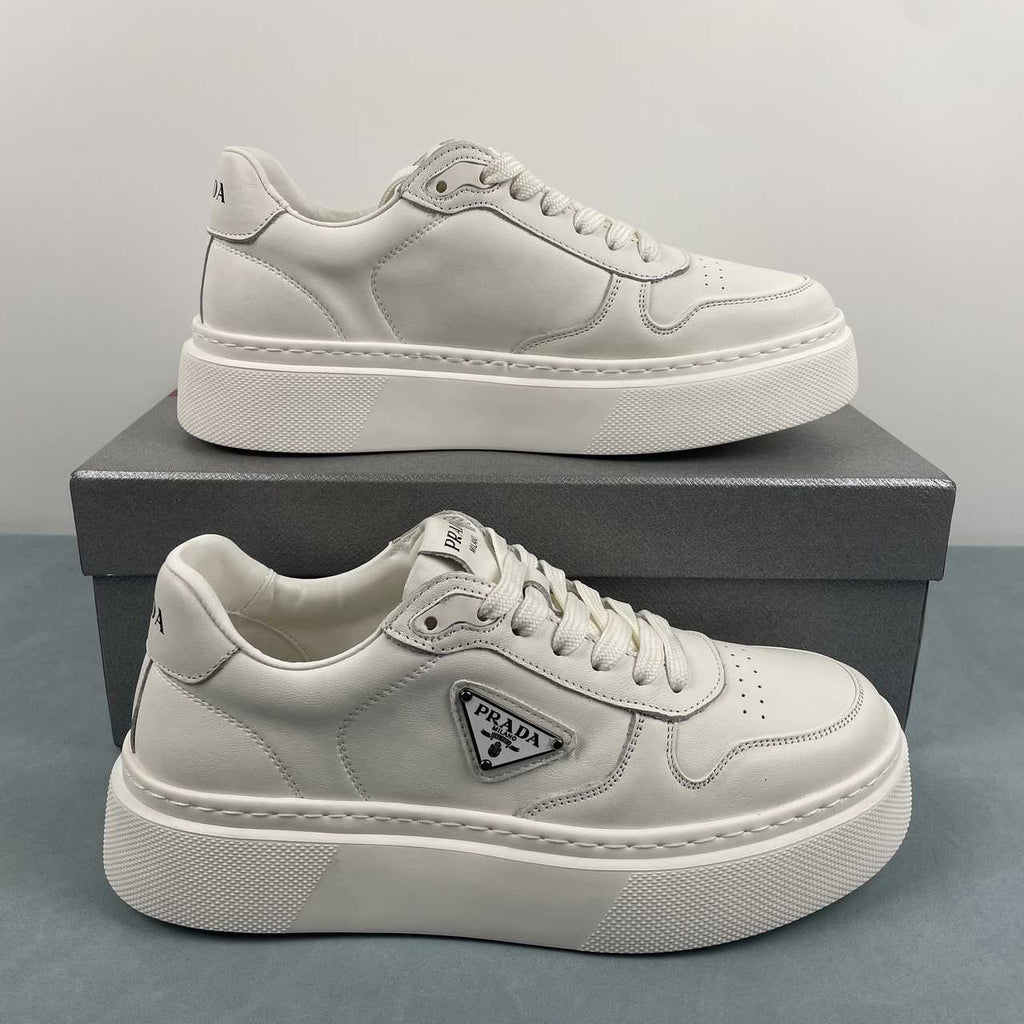 Prada sneakers in pelle con platform bianco