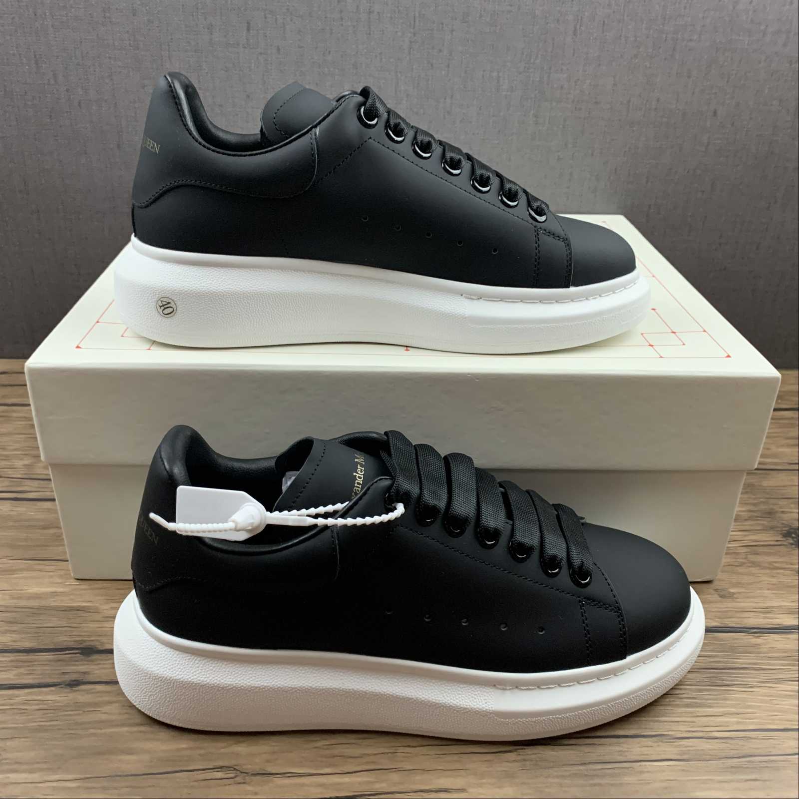 Alexander McQueen sneakers suola oversize Black