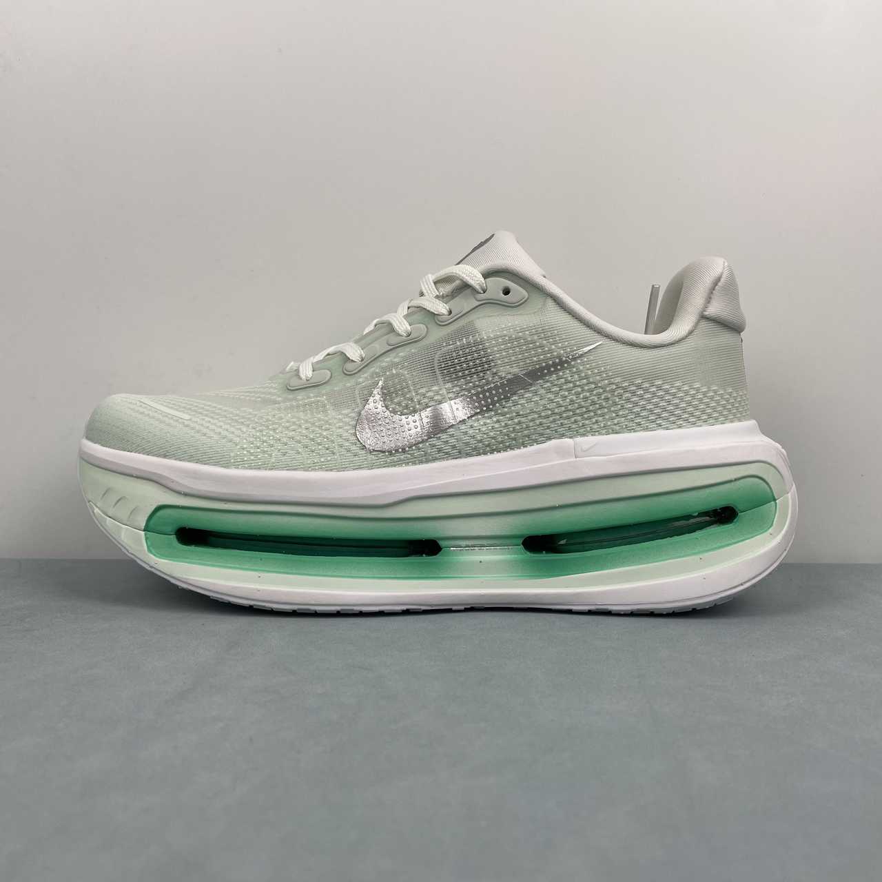 Nike Vomero Premium green vert - VIBES MILANO