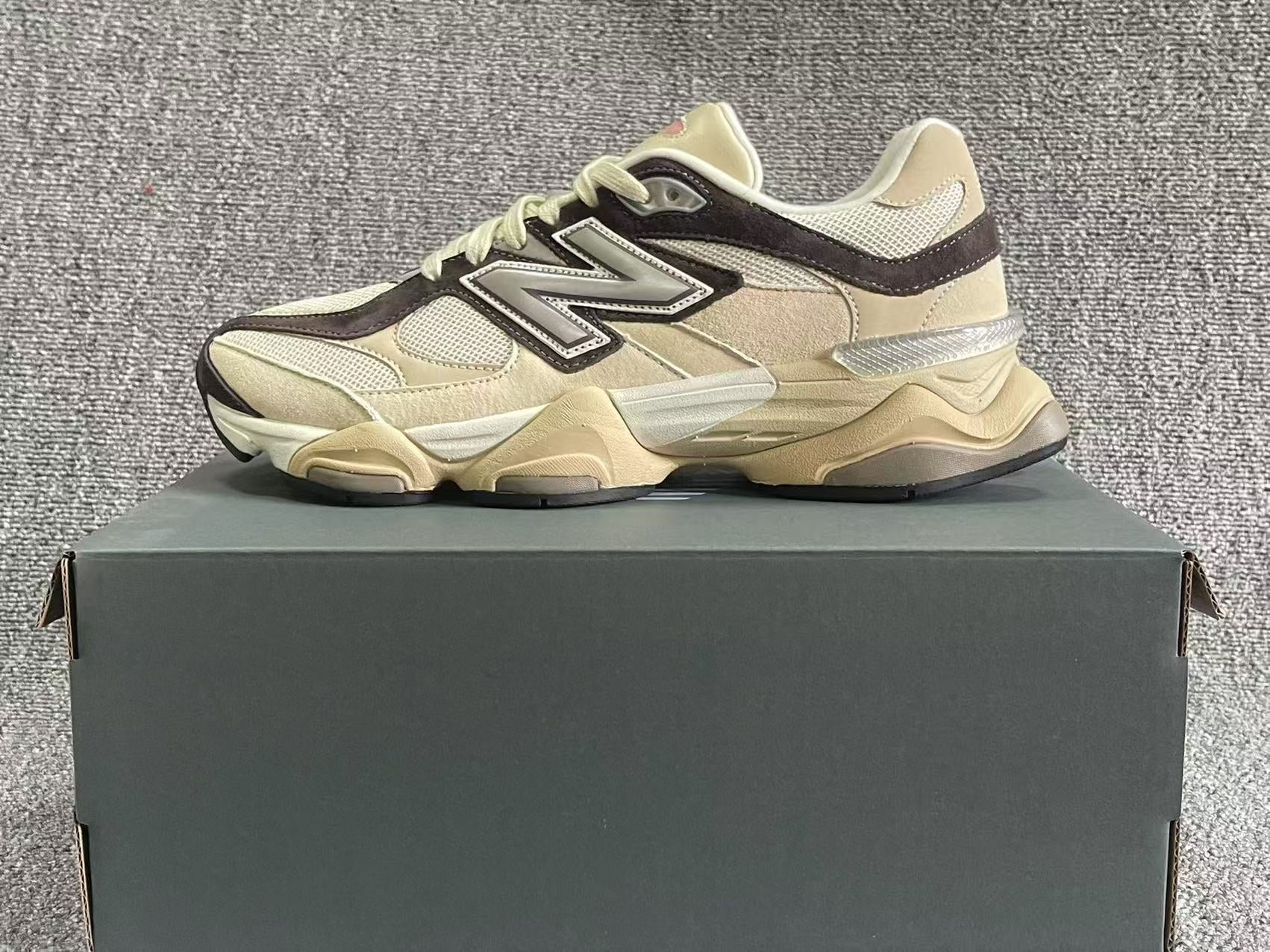 New Balance NB 9060 Beige Brown