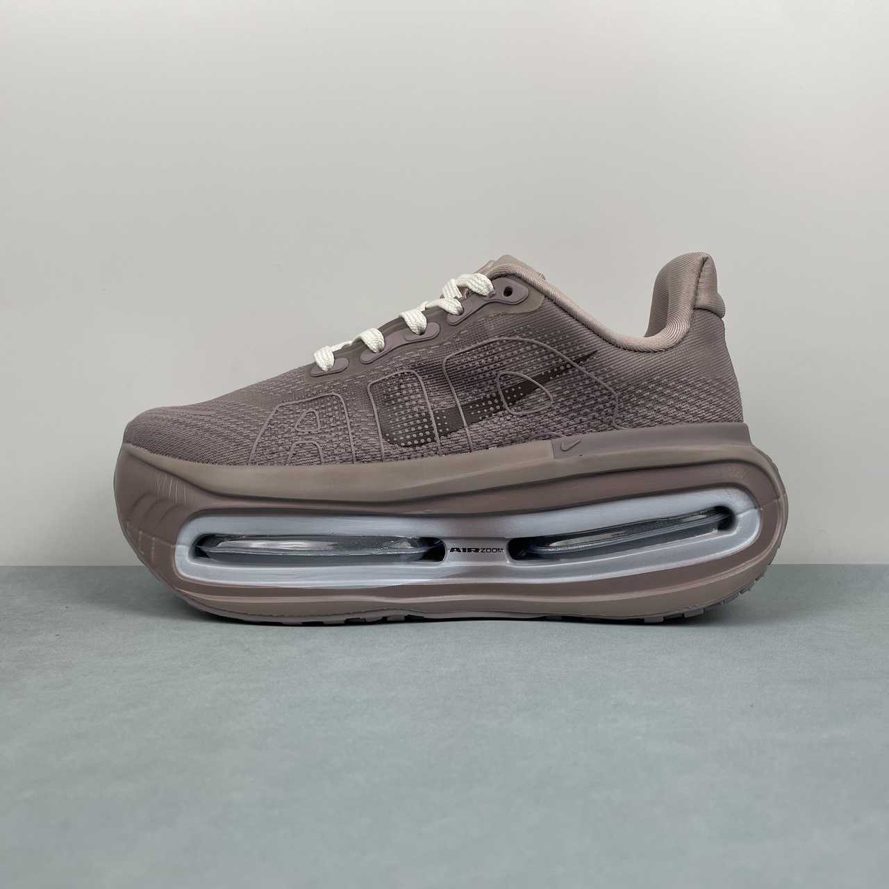 Nike Vomero Premium light brown - VIBES MILANO