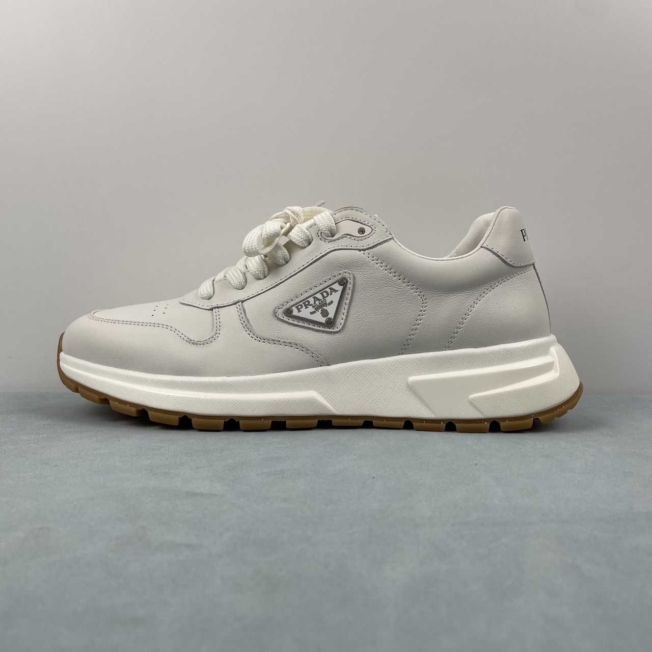 Prada sneakers Prax 01 in pelle cognac