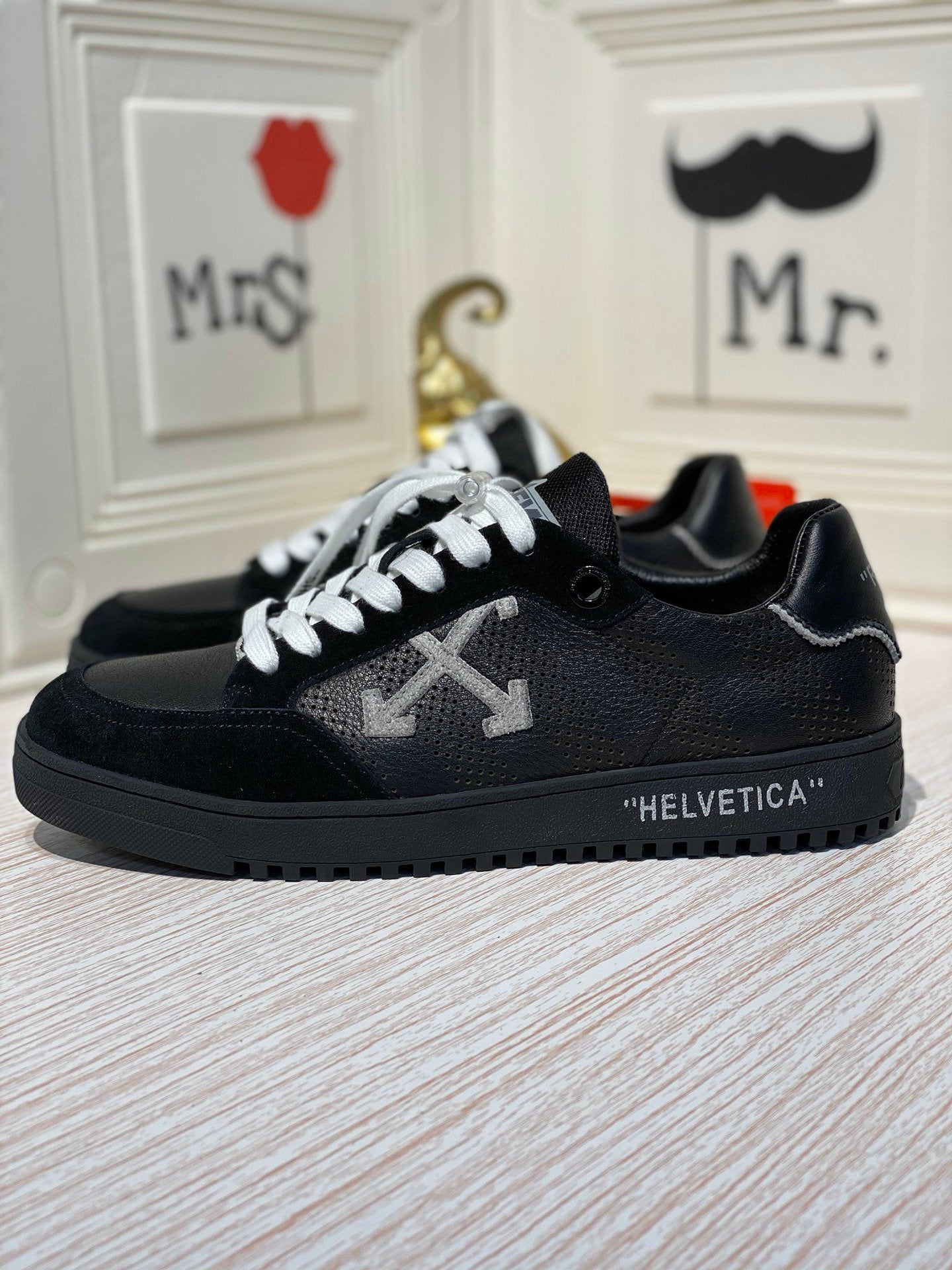 Off-White c/o Virgil Abloh Black Helvetica