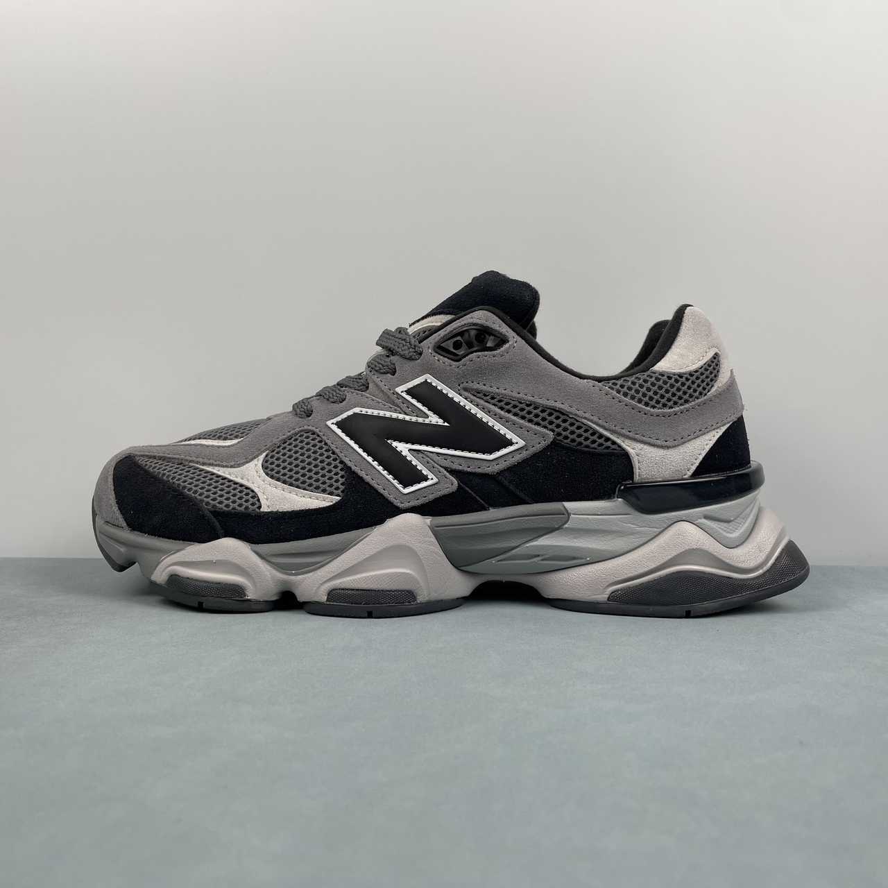 New Balance NB 9060 Grey & Black