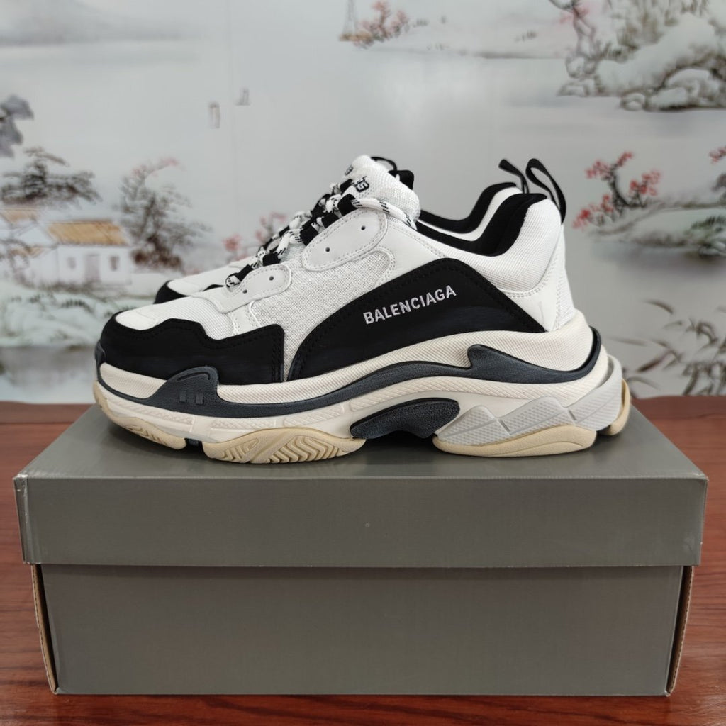 Balenciaga Sneakers Triple S Clear Sole white black - VIBES MILANO
