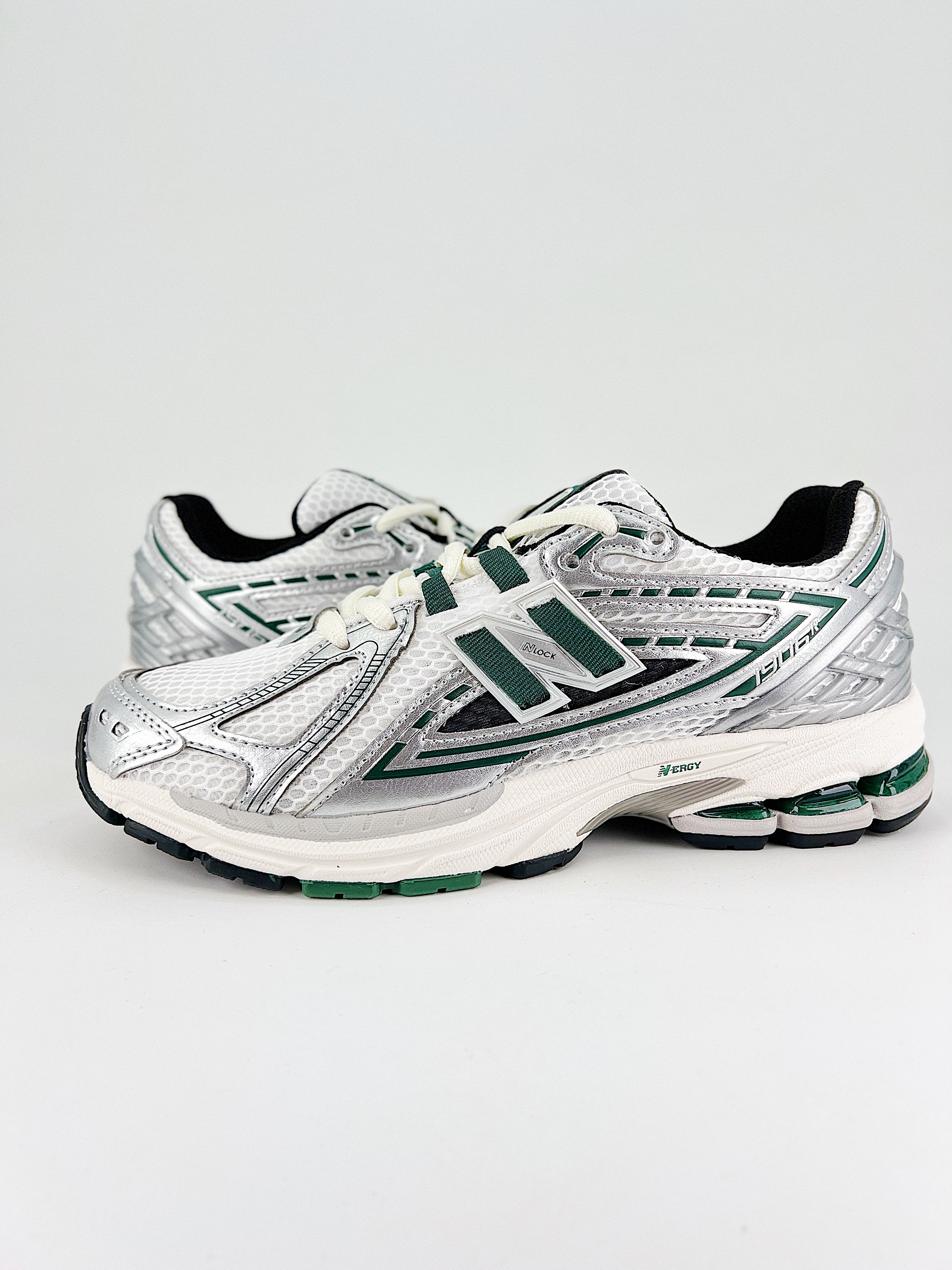 New Balance NB M1906R Silver Metallic Nightwatch Green