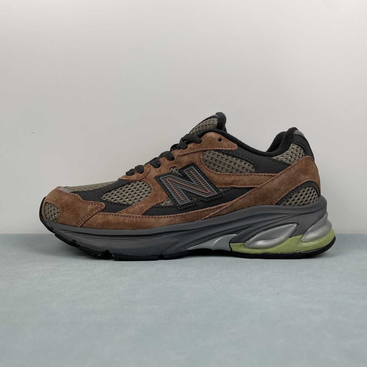 New Balance 2010 Taupe Brown