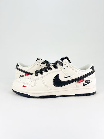 Nike New Dunk SB Supreme bianco