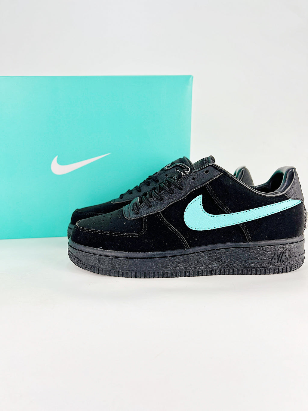 Nike Air Force 1 ’07 Low x Tiffany & Co