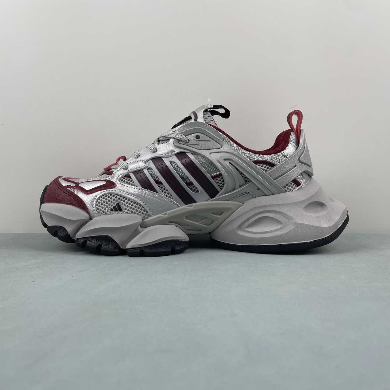 Adidas XLG Runner Deluxe sneakers silver red