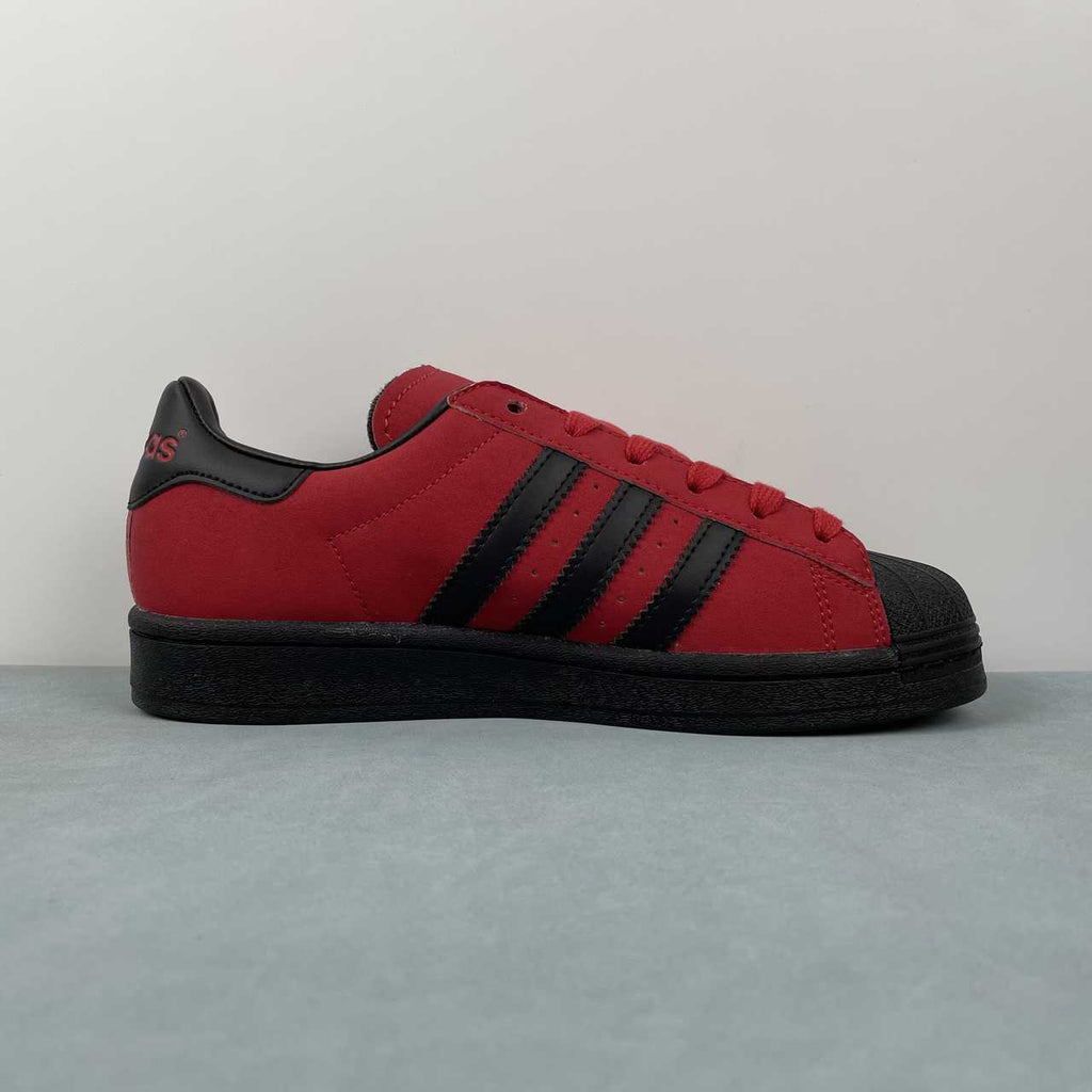 Adidas Originals Superstar rosso mod. IG9275 (modello destinato al mercato estero)