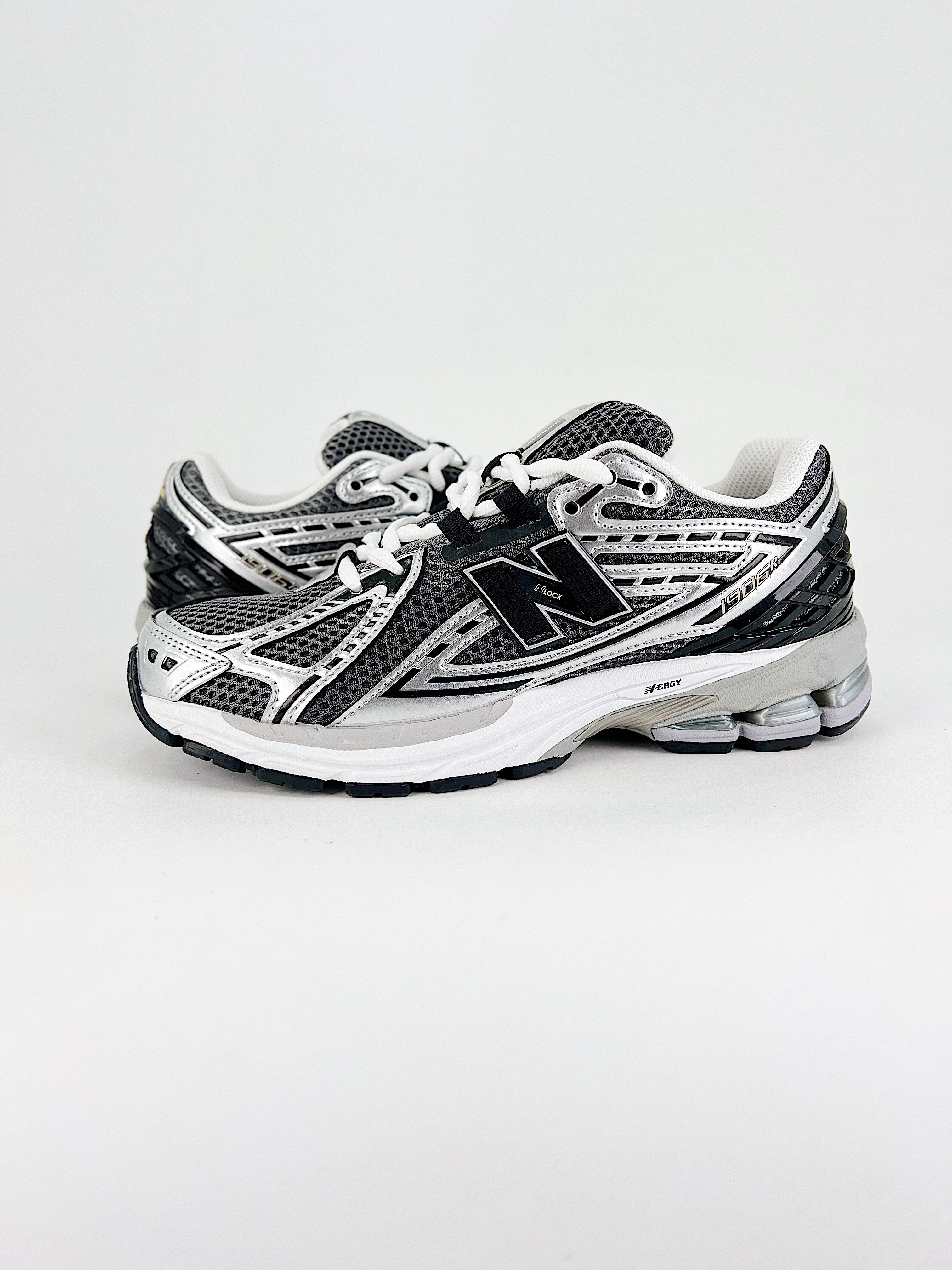 New Balance NB M1906R Silver Metallic Black