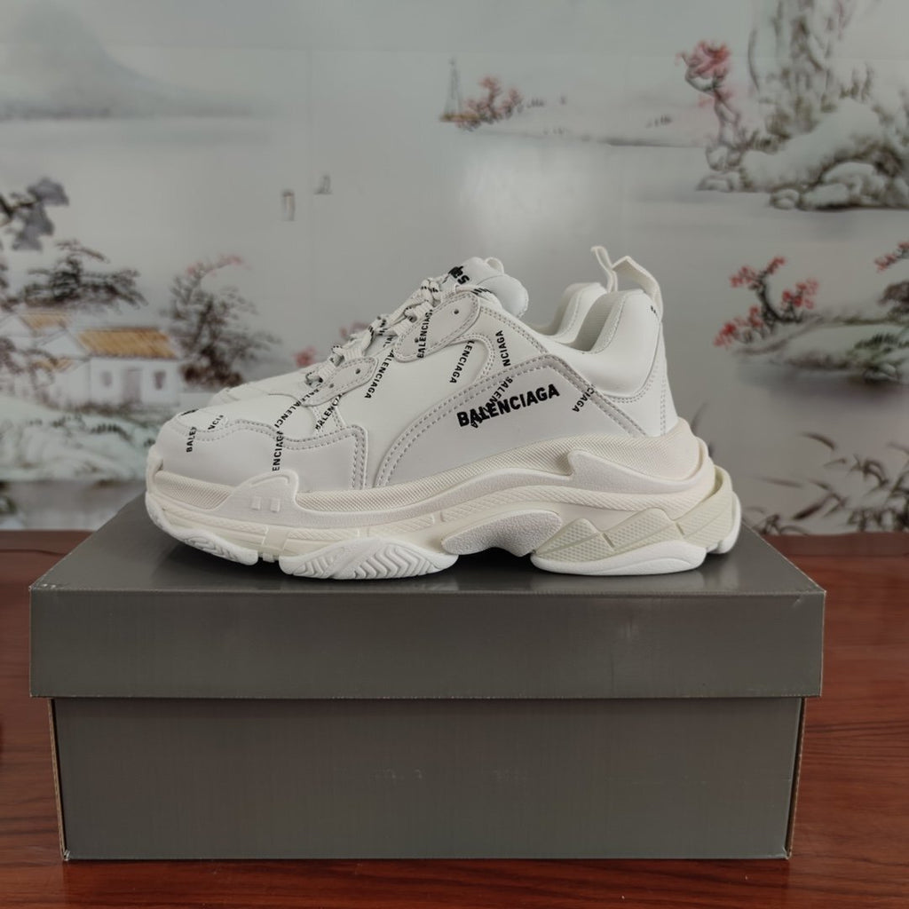 Balenciaga Sneakers Triple S all over logo bianco - VIBES MILANO