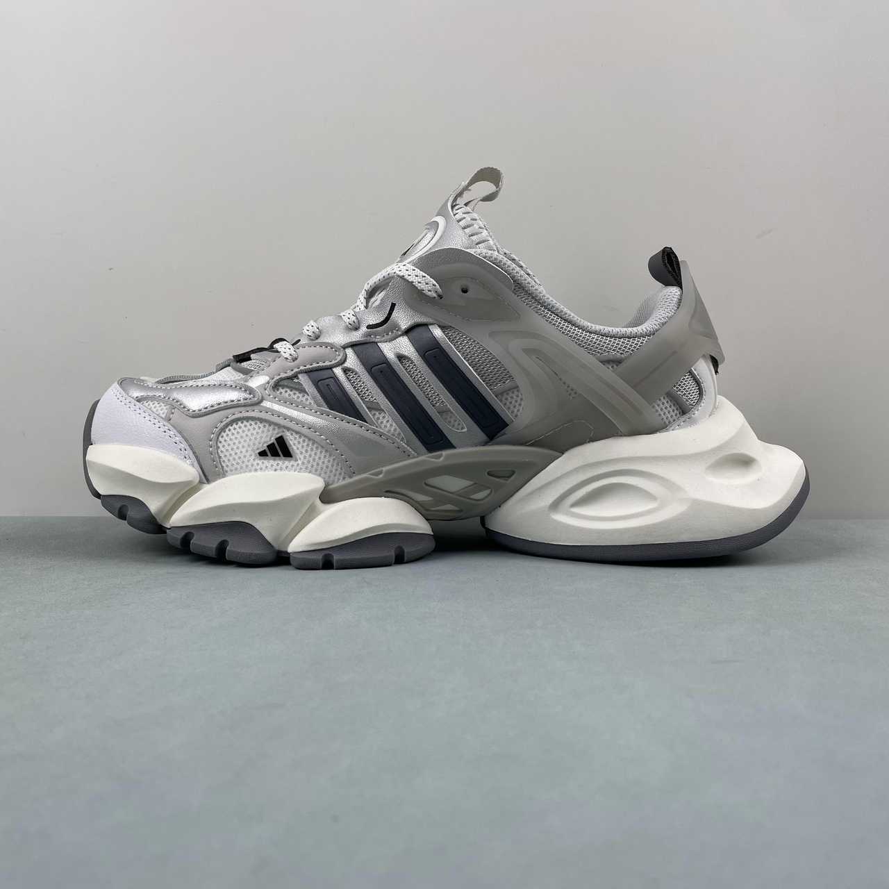 Adidas XLG Runner Deluxe sneakers grey silver white