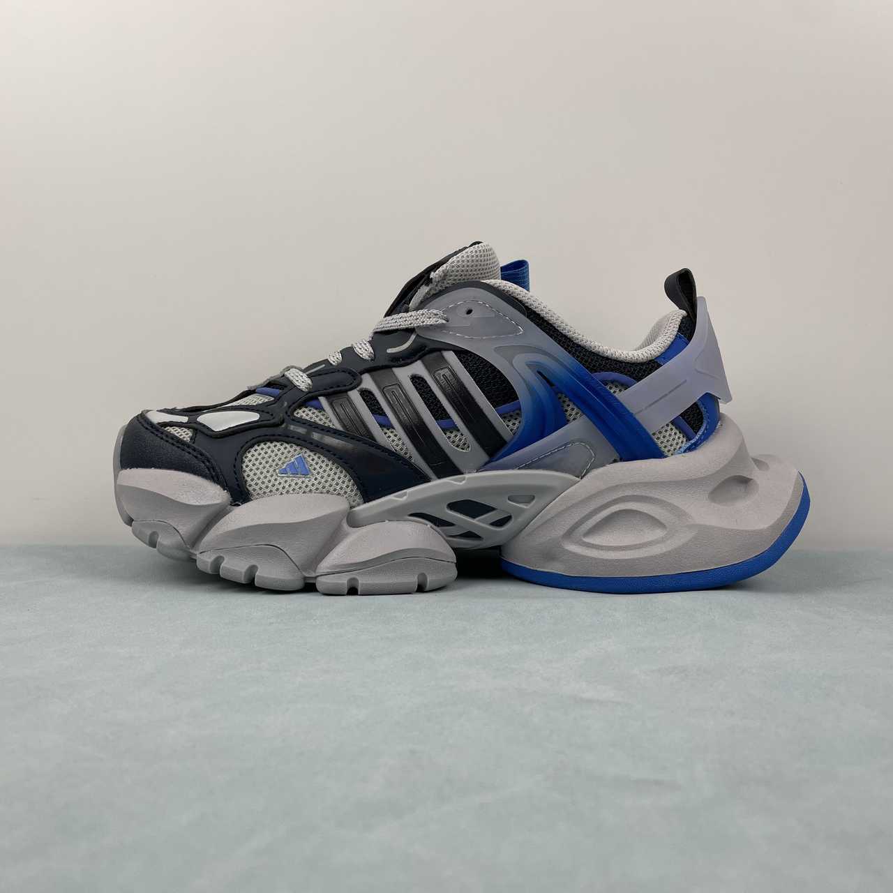 Adidas XLG Runner Deluxe sneakers blue silver grey - VIBES MILANO
