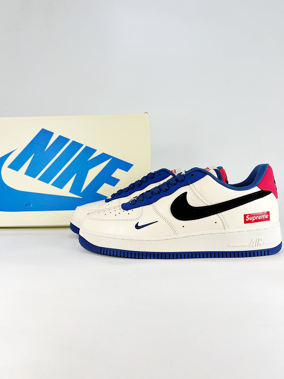 Nike Air Force 1 Supreme – White/Blue