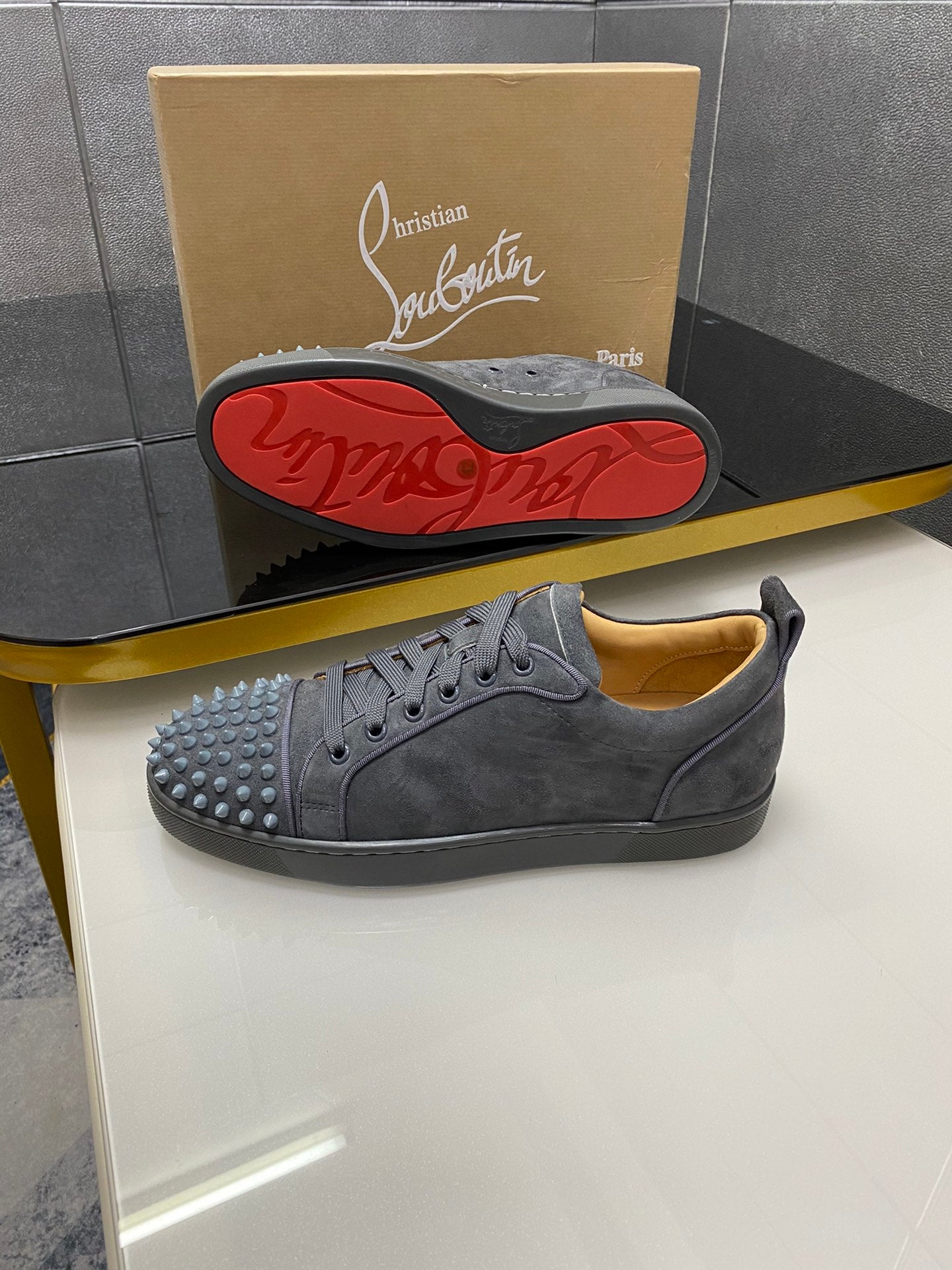 Christian Louboutin sneakers Grey Louis Junior Spikes Suede