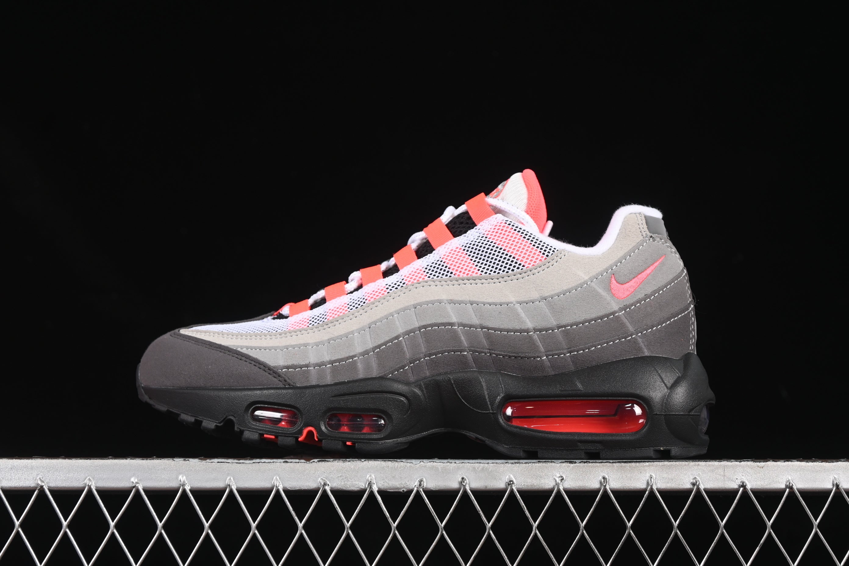 Nike Air Max 95 OG white solar red
