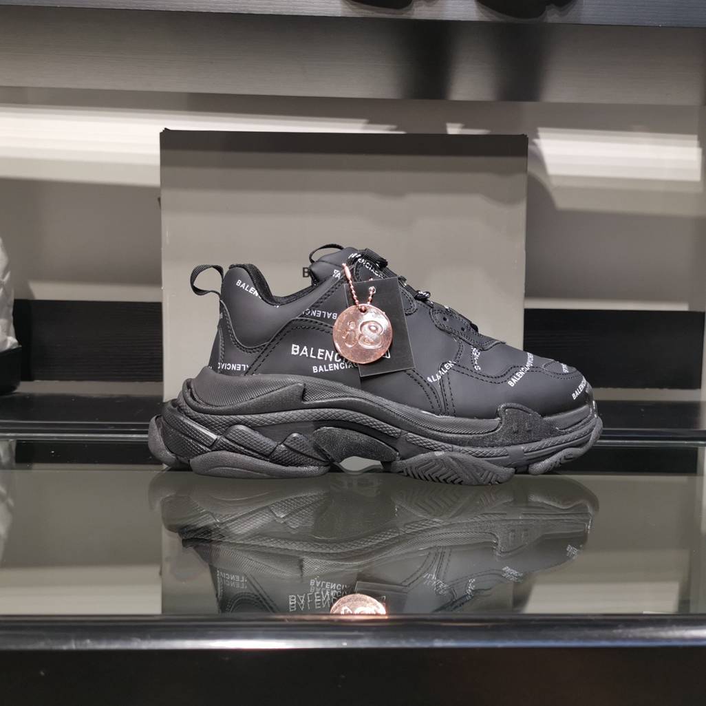 Balenciaga Sneakers Triple S nero