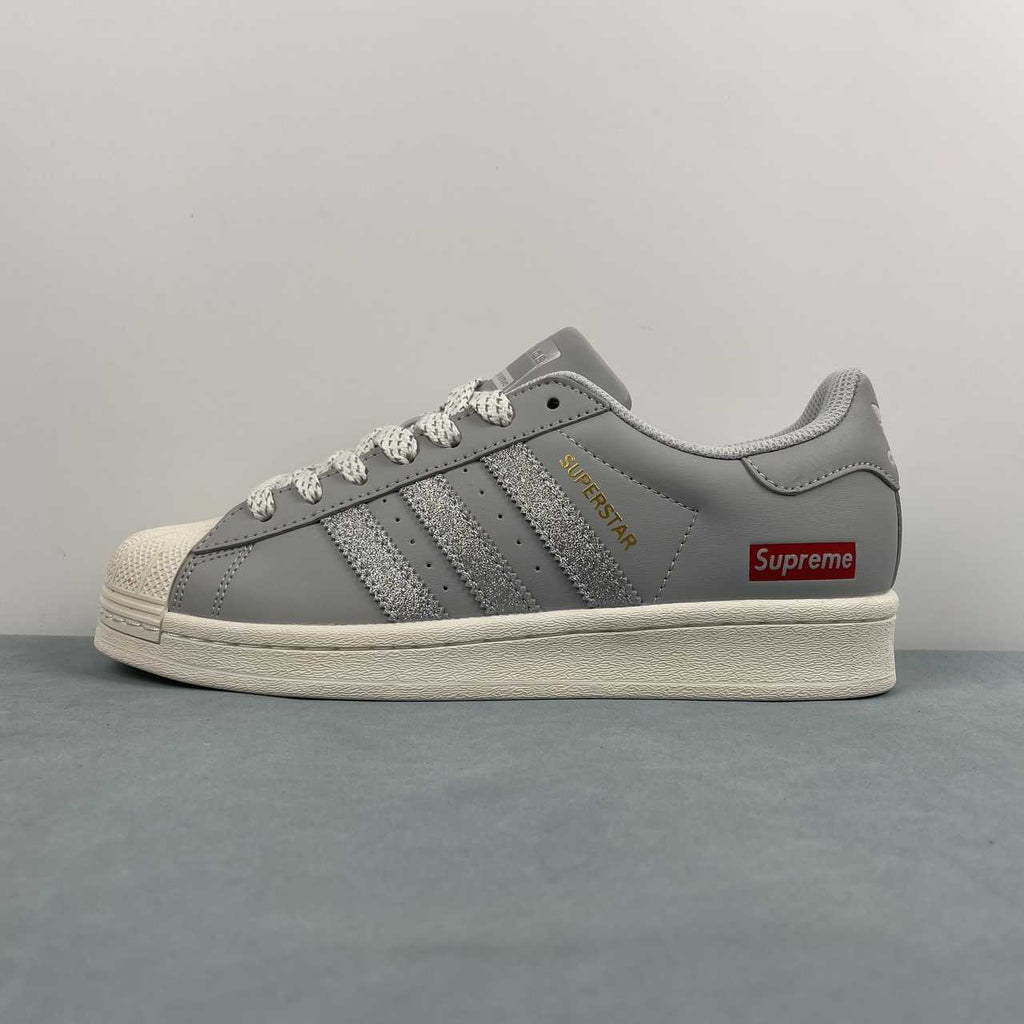 Adidas Originals Superstar grigio mod. Supreme (destinato al mercato estero)
