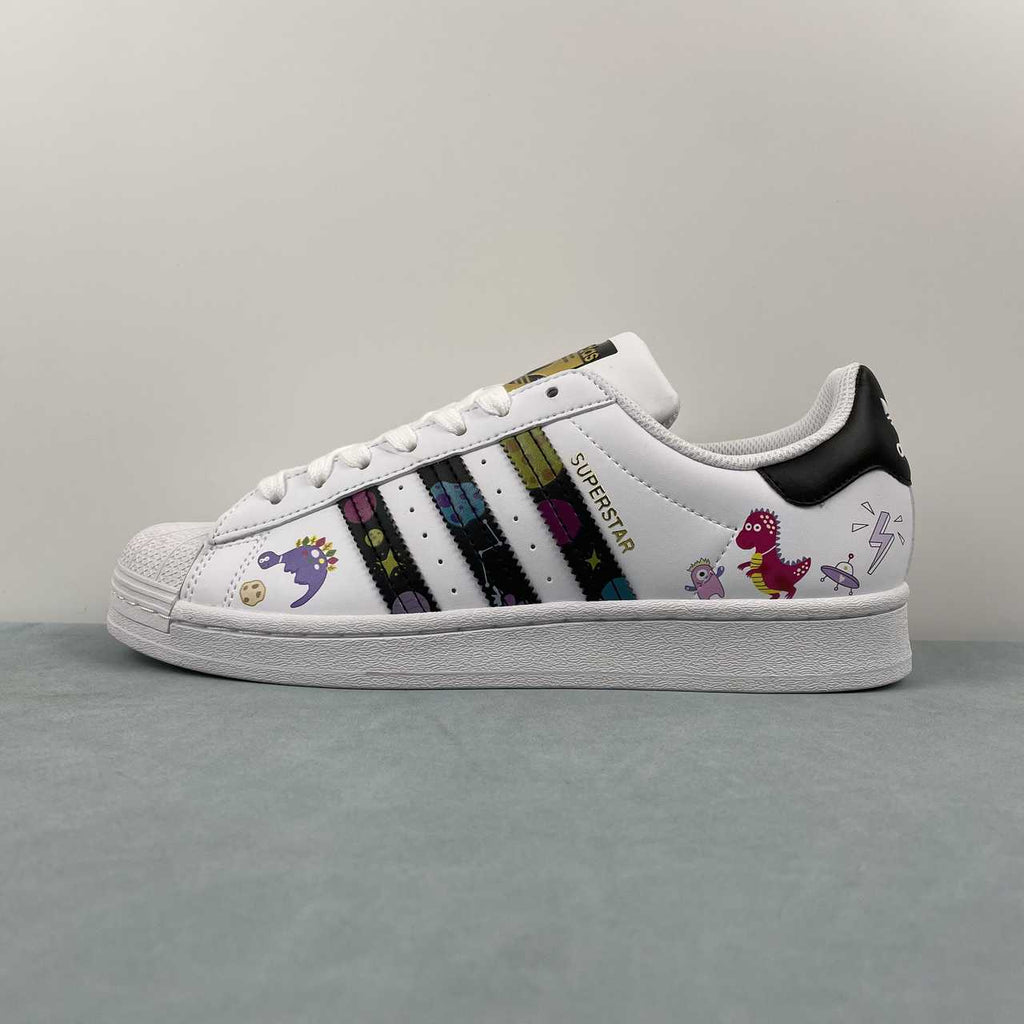 Adidas Originals Superstar bianco mod. EG4958 (destinato al mercato estero)