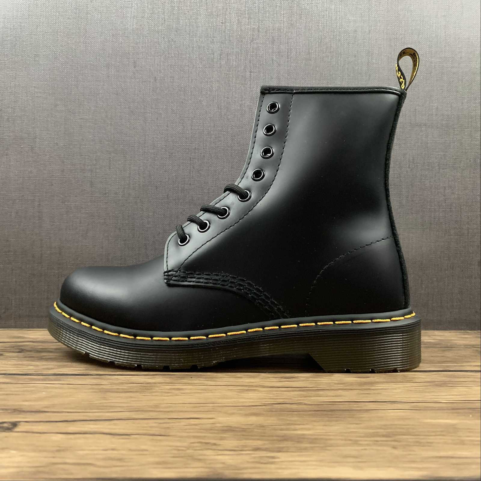 DR. MARTENS stivaletto anfibio nero stringato 1460 pelle liscia 11822006