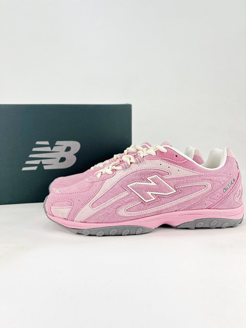 New Balance 204 L Pastel Pink