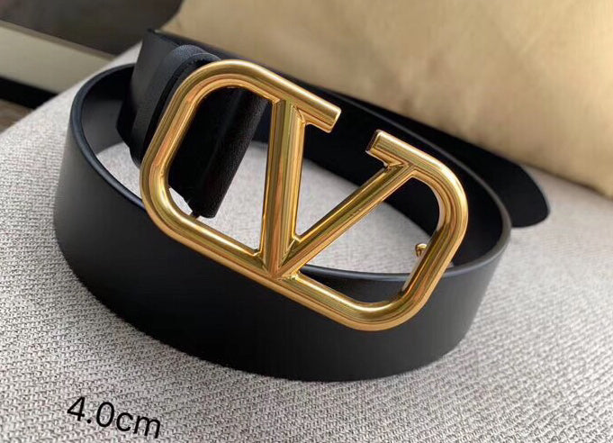 Cintura Valentino Garavani in vera pelle larghezza 4 cm.