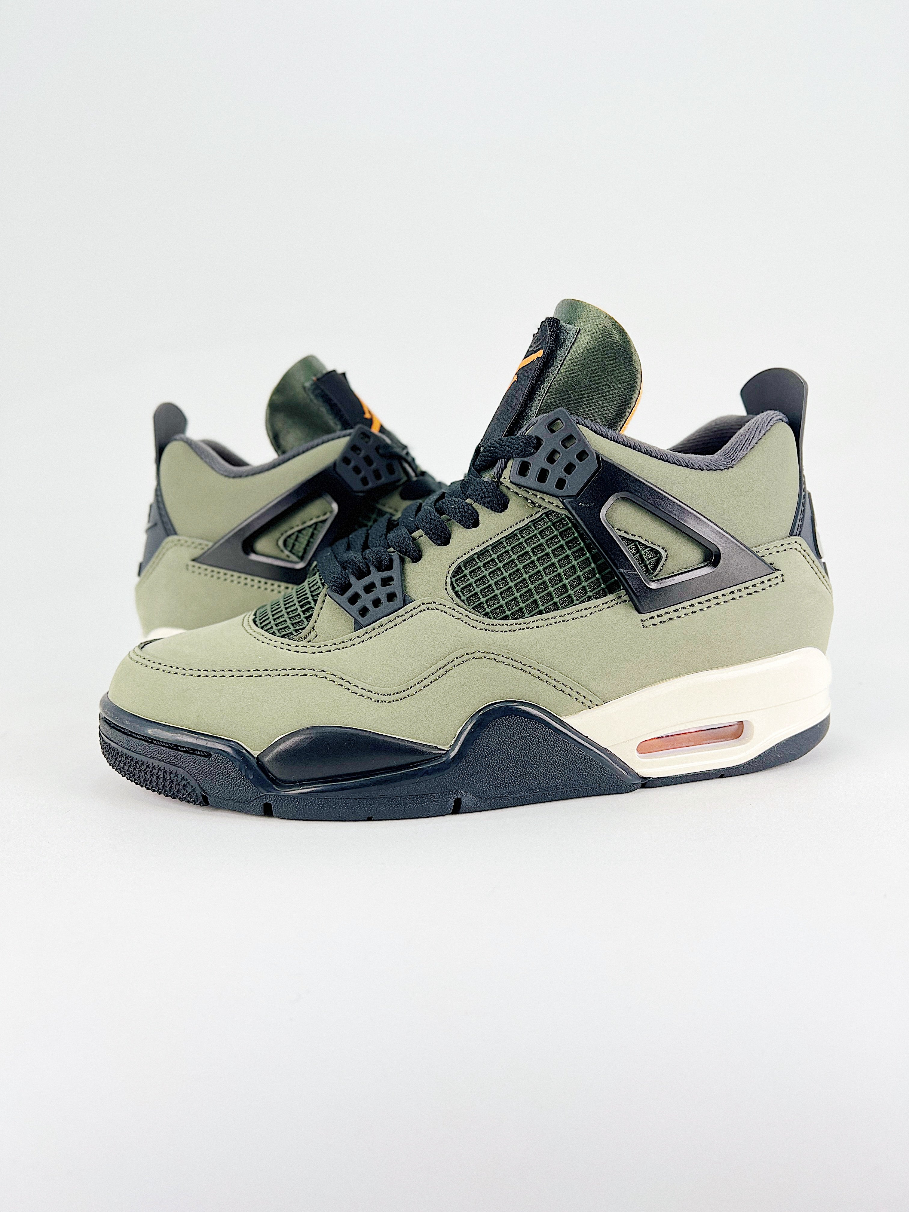 Nike Air Jordan 4 Retro Undefeated