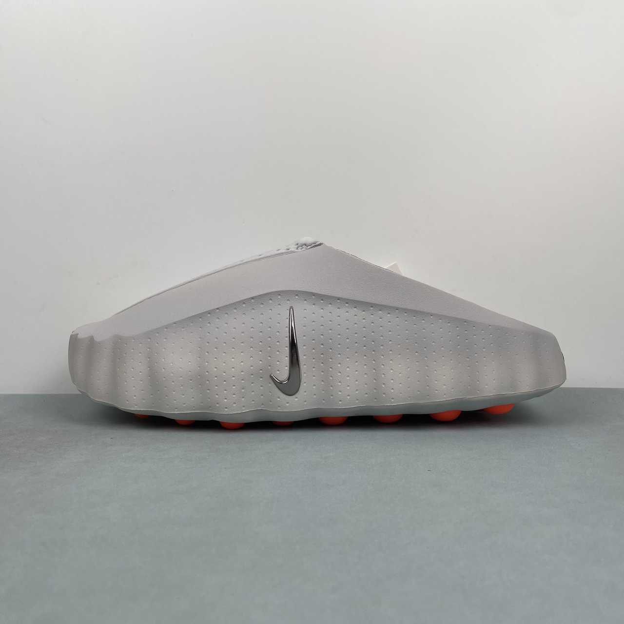 Nike Mind 001 LT Smoke Grey Chrome. Scarpe recovery e relax