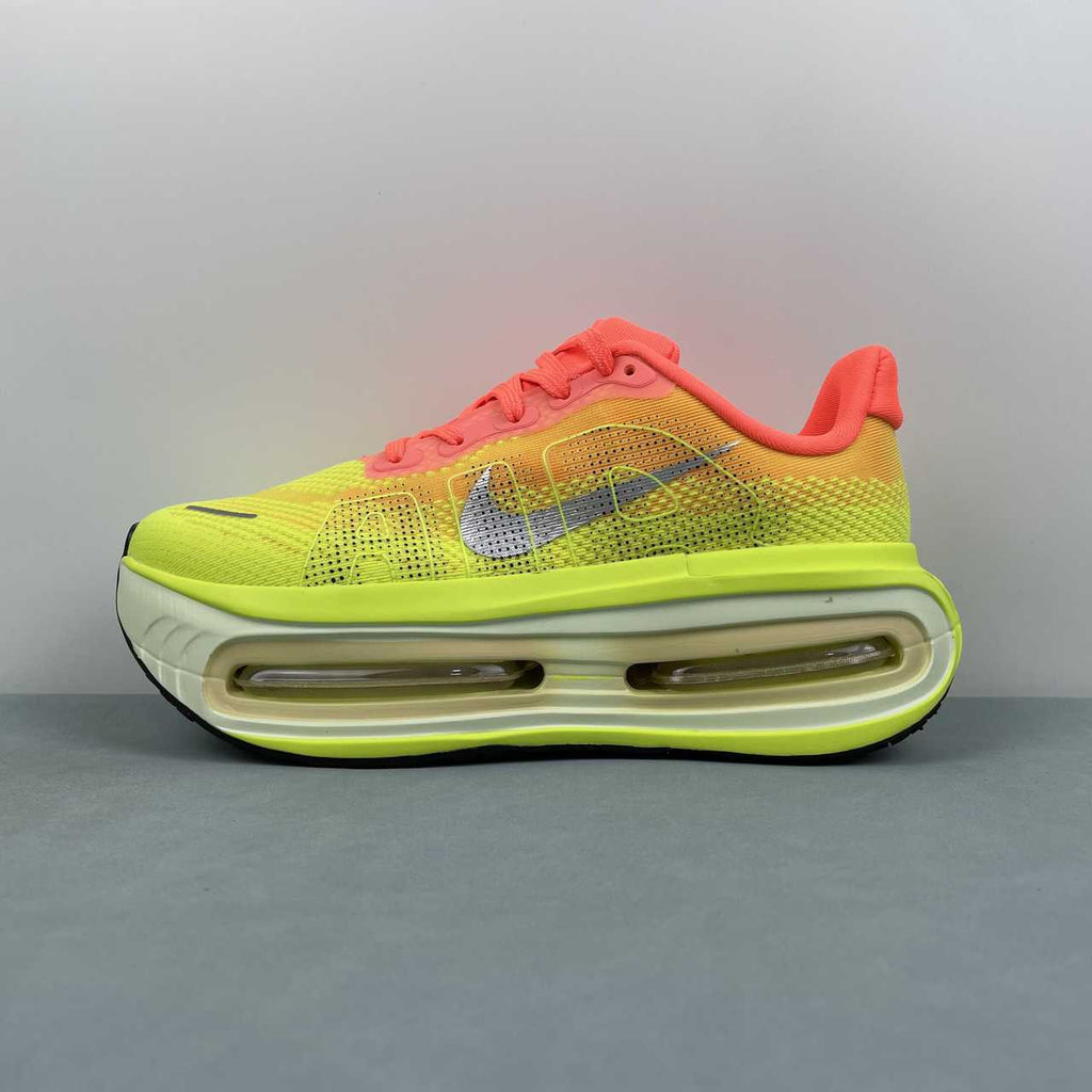 Nike Vomero Premium fluorescent green - VIBES MILANO