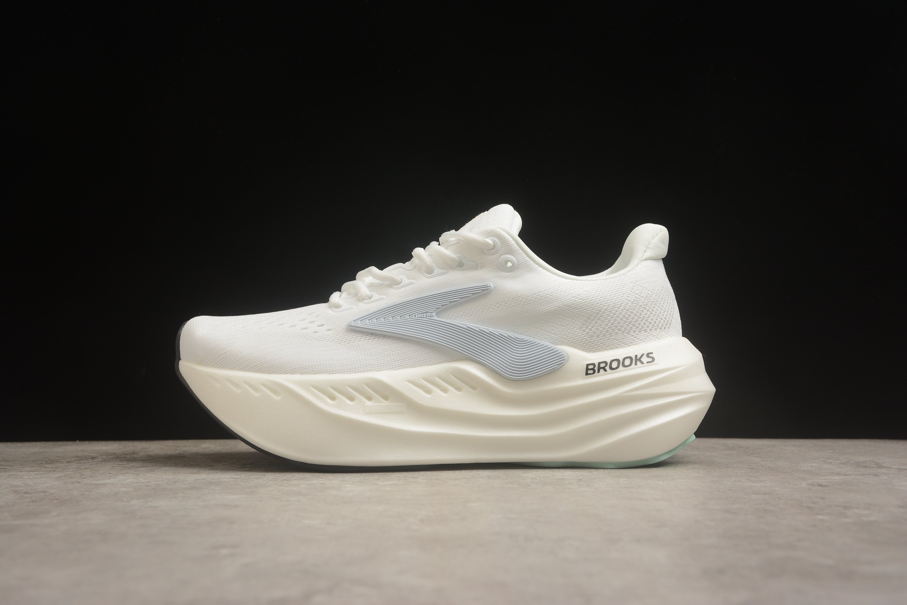 Brooks Glycerin Max bianco